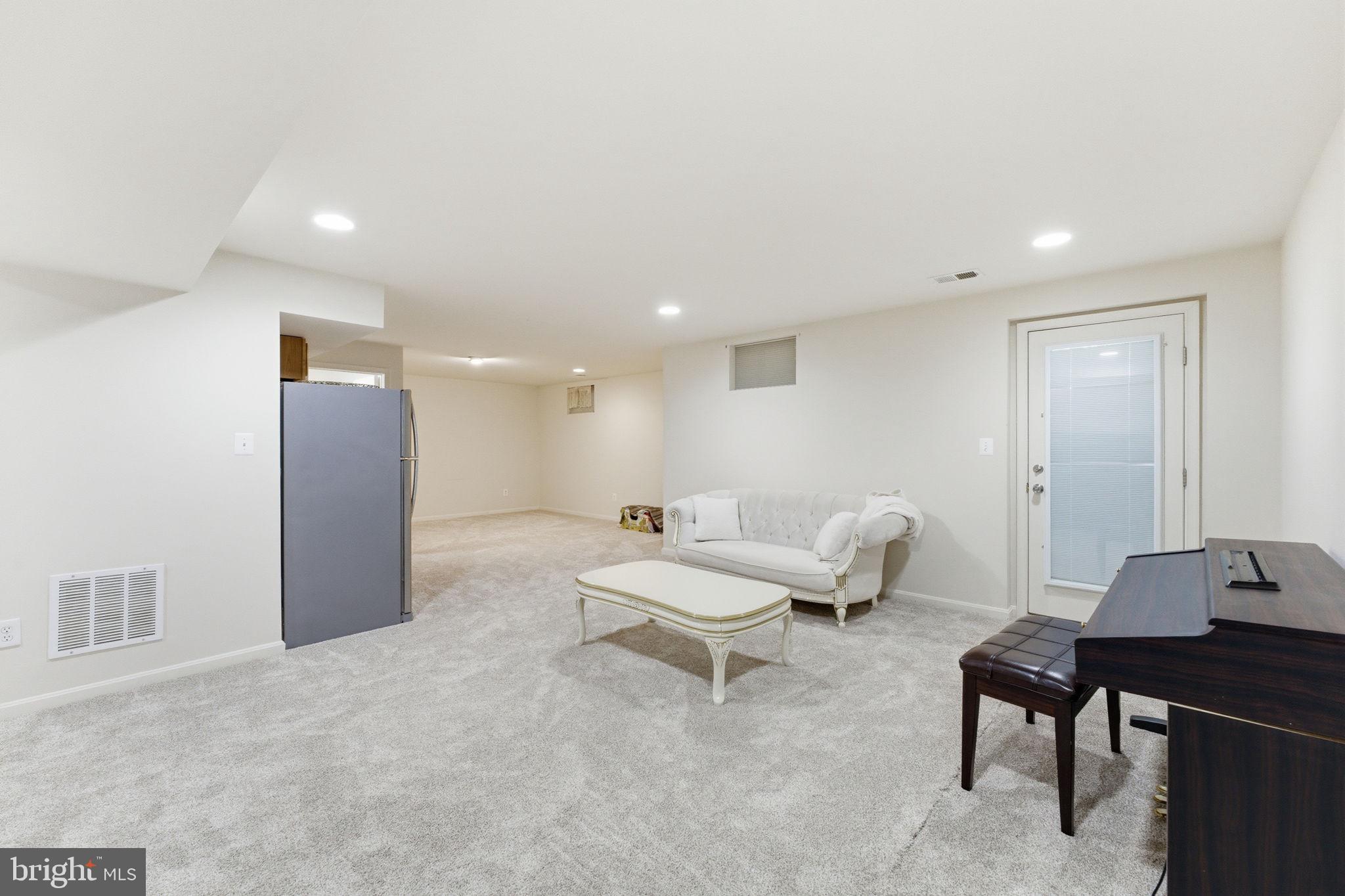 PEMBROOKE - Residential