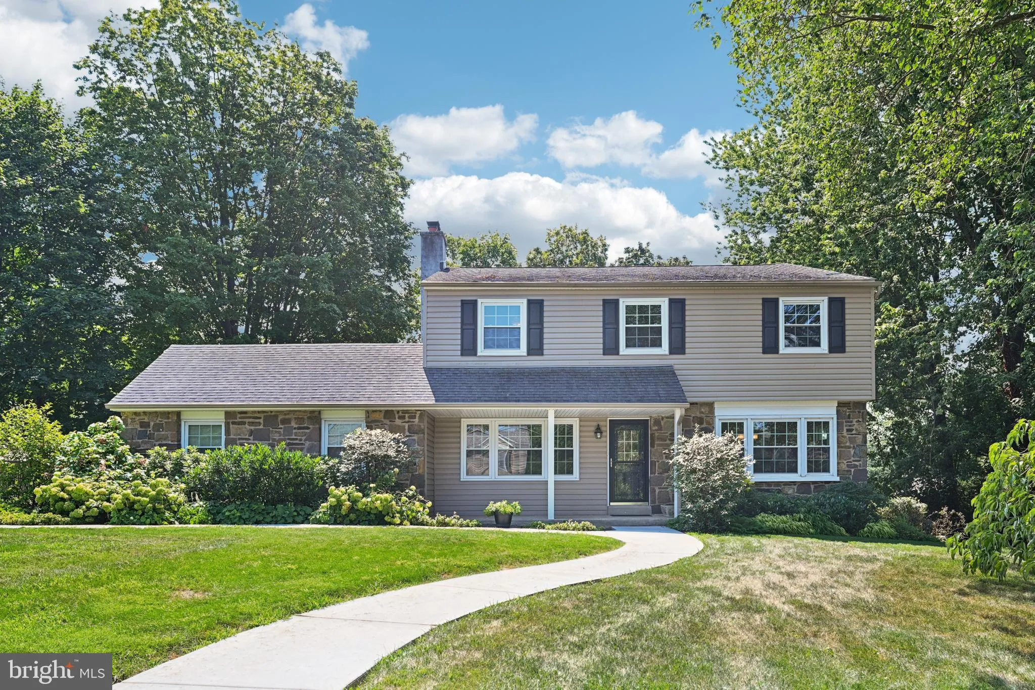 Dresher, Pennsylvania 19025, United States, 4 Bedrooms Bedrooms, ,3 BathroomsBathrooms,Residential,Active,186538