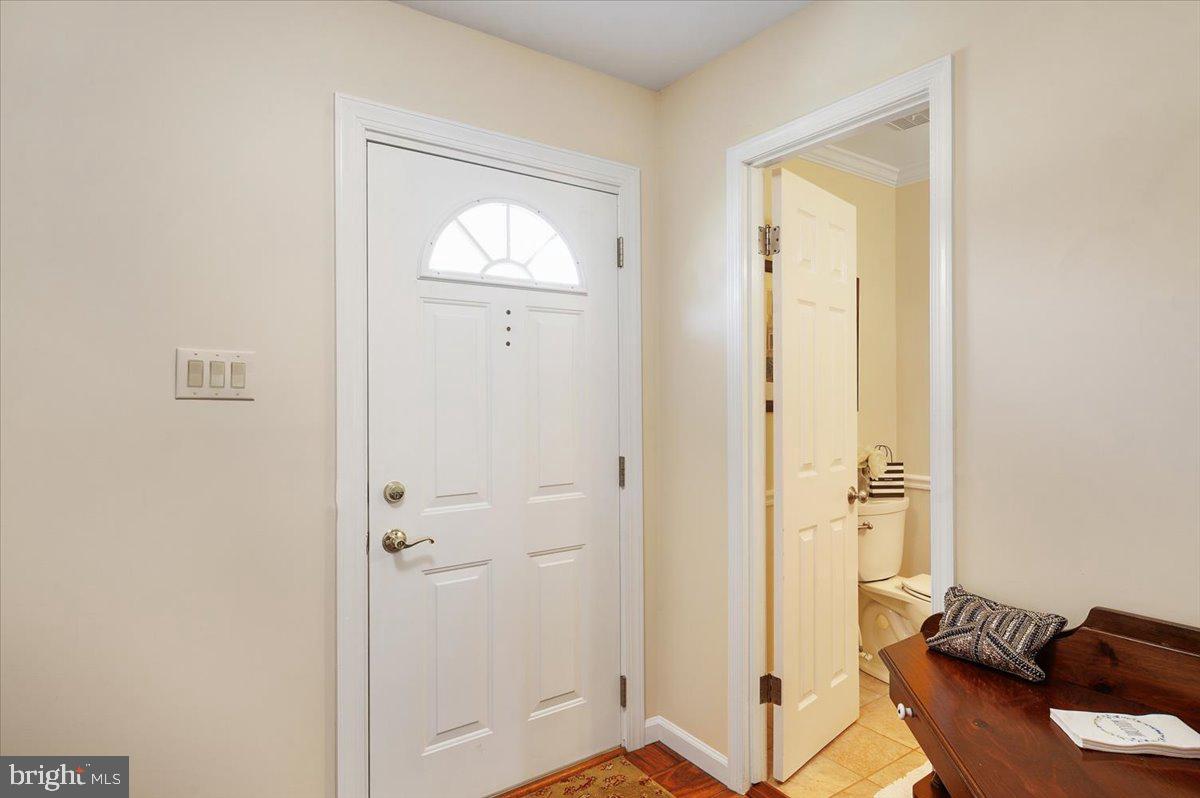 1069 SNOW HILL LANE