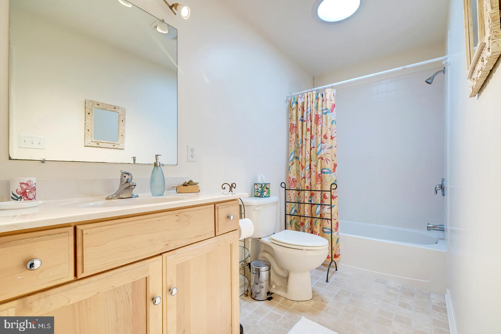 WAGAMONS WEST SHORES - Residential