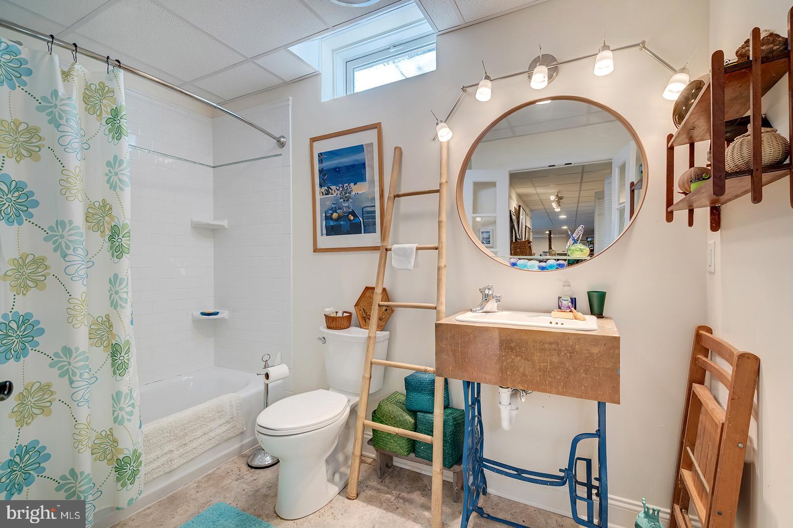 WAGAMONS WEST SHORES - Residential