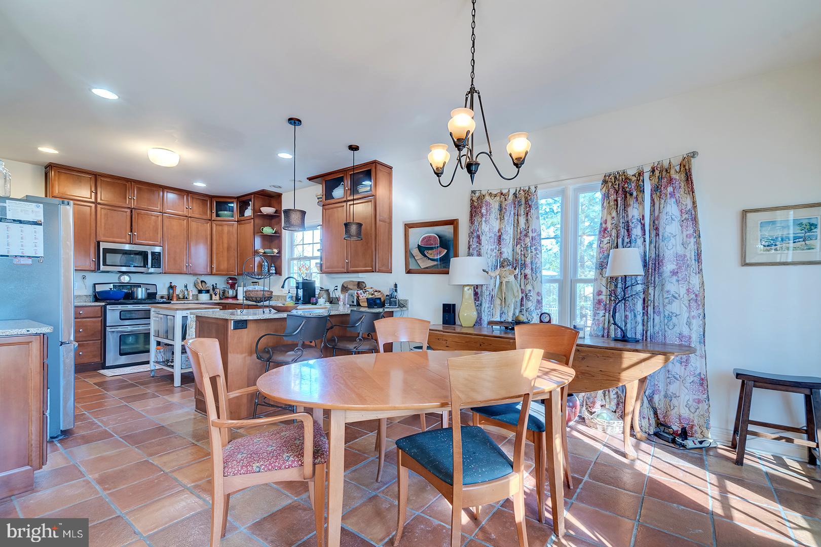 WAGAMONS WEST SHORES - Residential