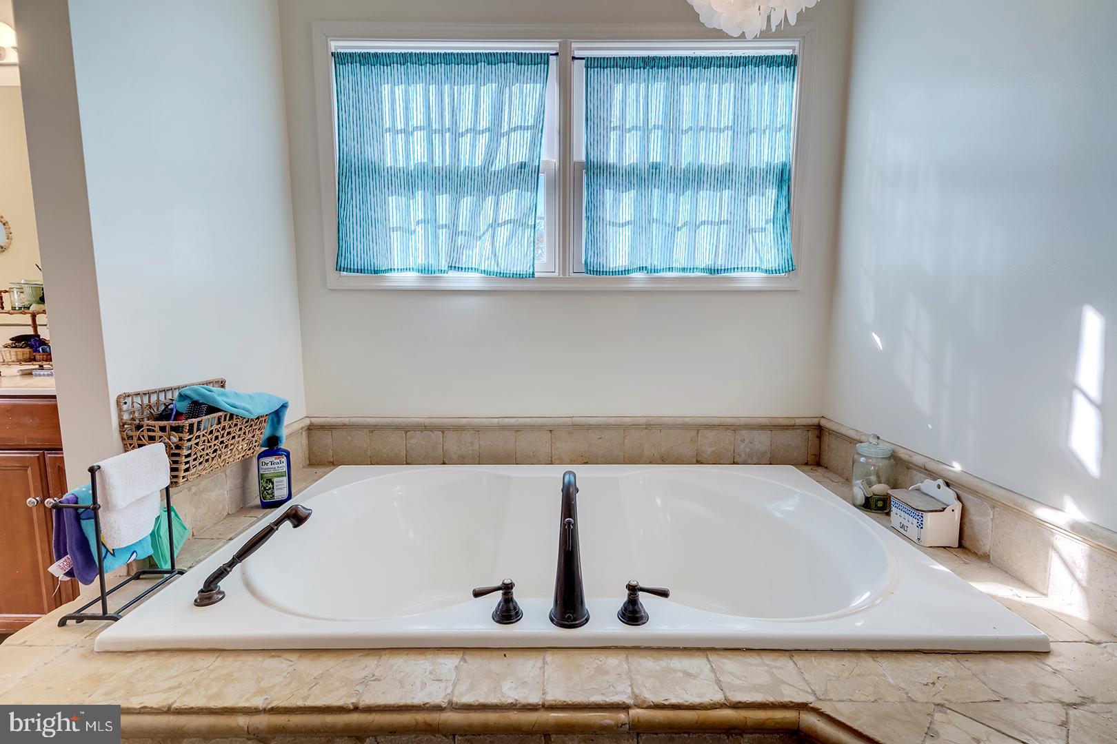 WAGAMONS WEST SHORES - Residential