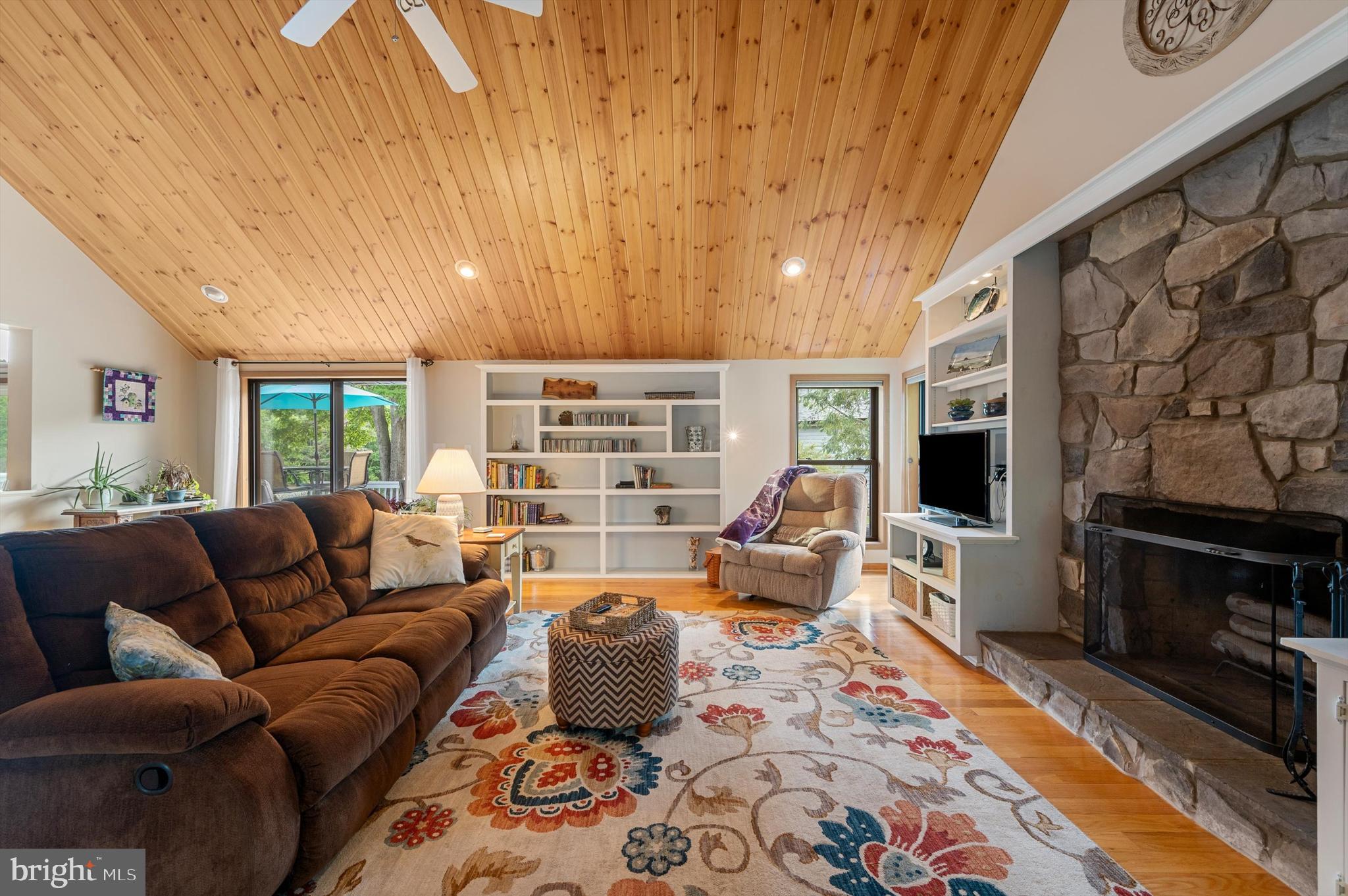 THE WOODS - Residential