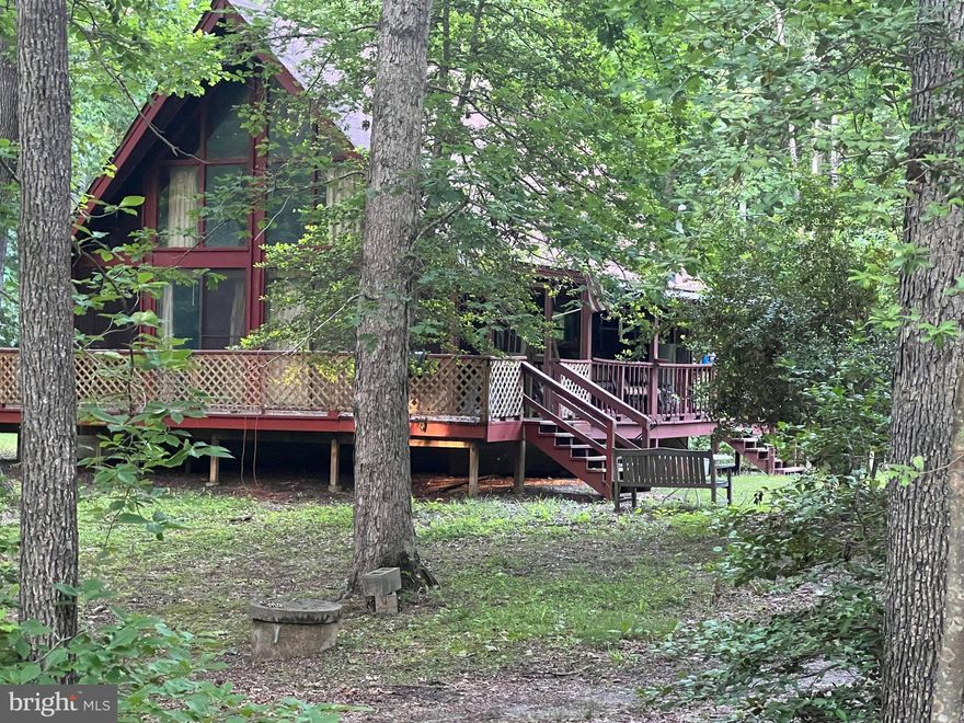 Calling all investors!!  Privacy on 5.6 Acres in Spotsylvania County.  Within minutes to Spotsylvania High School,  Courthouse Commons & less than 30 minutes to Lake Anna State Park.
This is a great opportunity to have a property already equipped with Well & Septic.