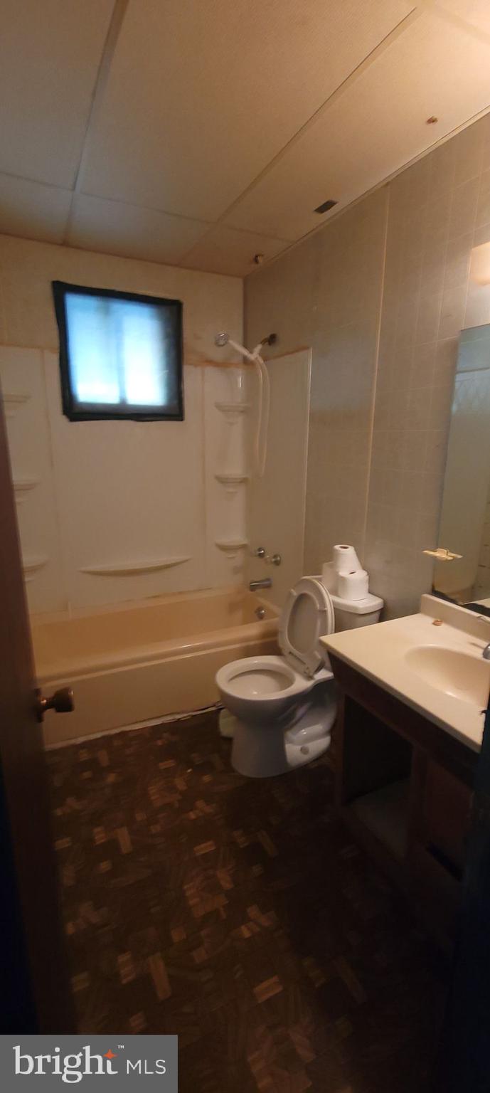 LIVINGSTON VILLAGE - Residential