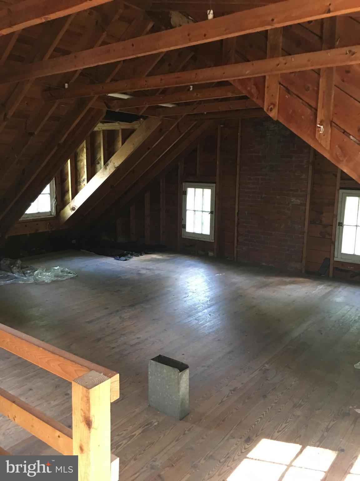 ARLINGWOOD - Residential Lease