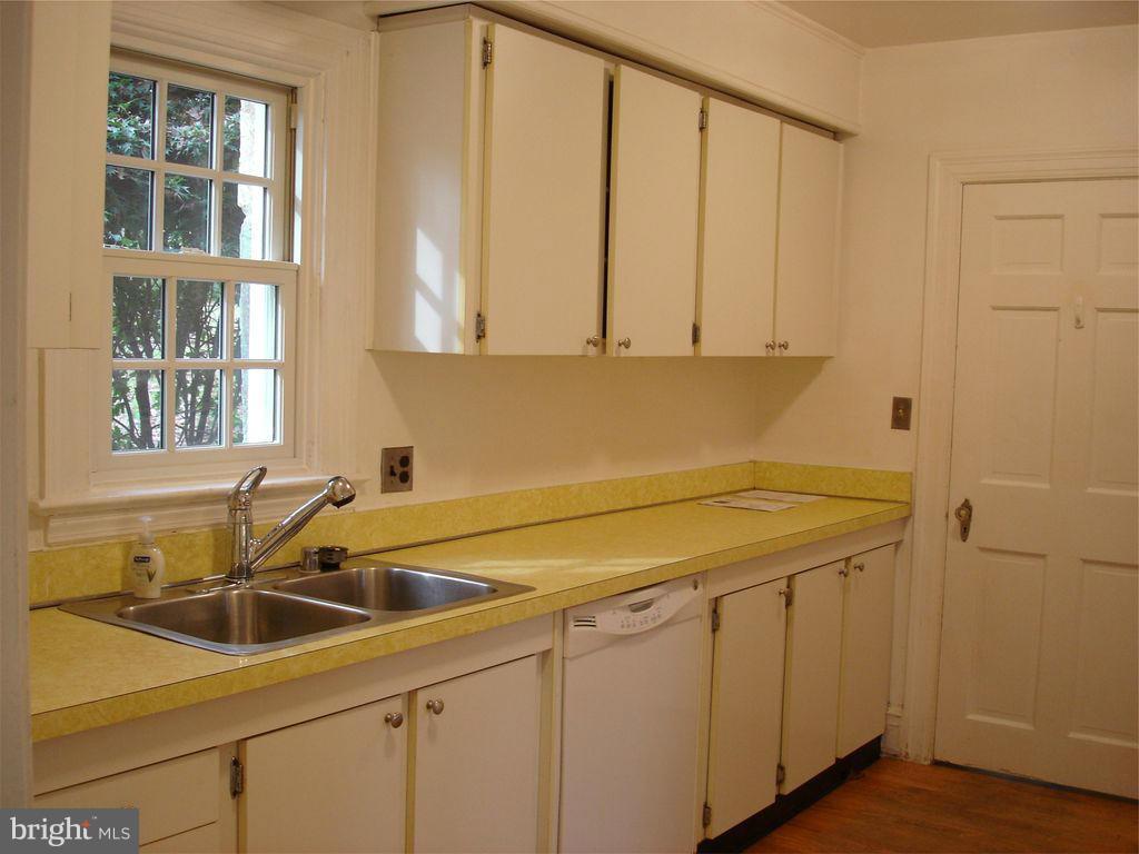 ARLINGWOOD - Residential Lease