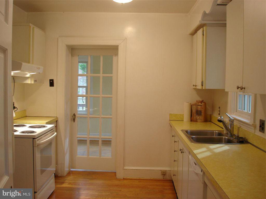 ARLINGWOOD - Residential Lease