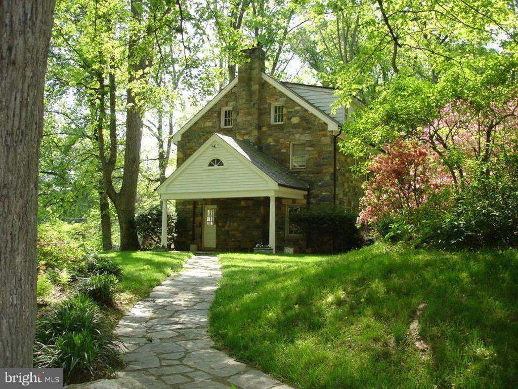 ARLINGWOOD - Residential Lease