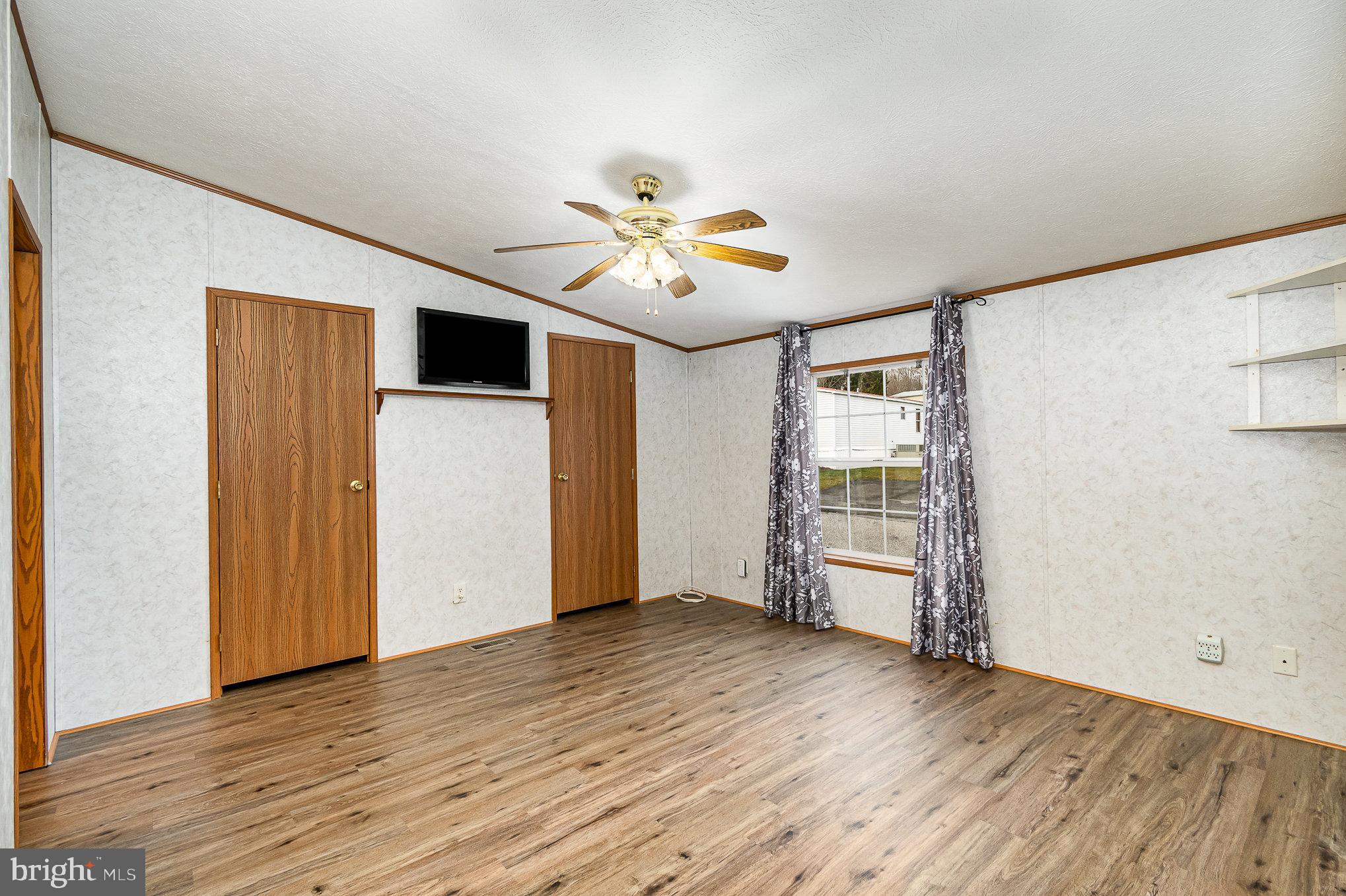 HARFORD MOBILE VILLAGE - Residential