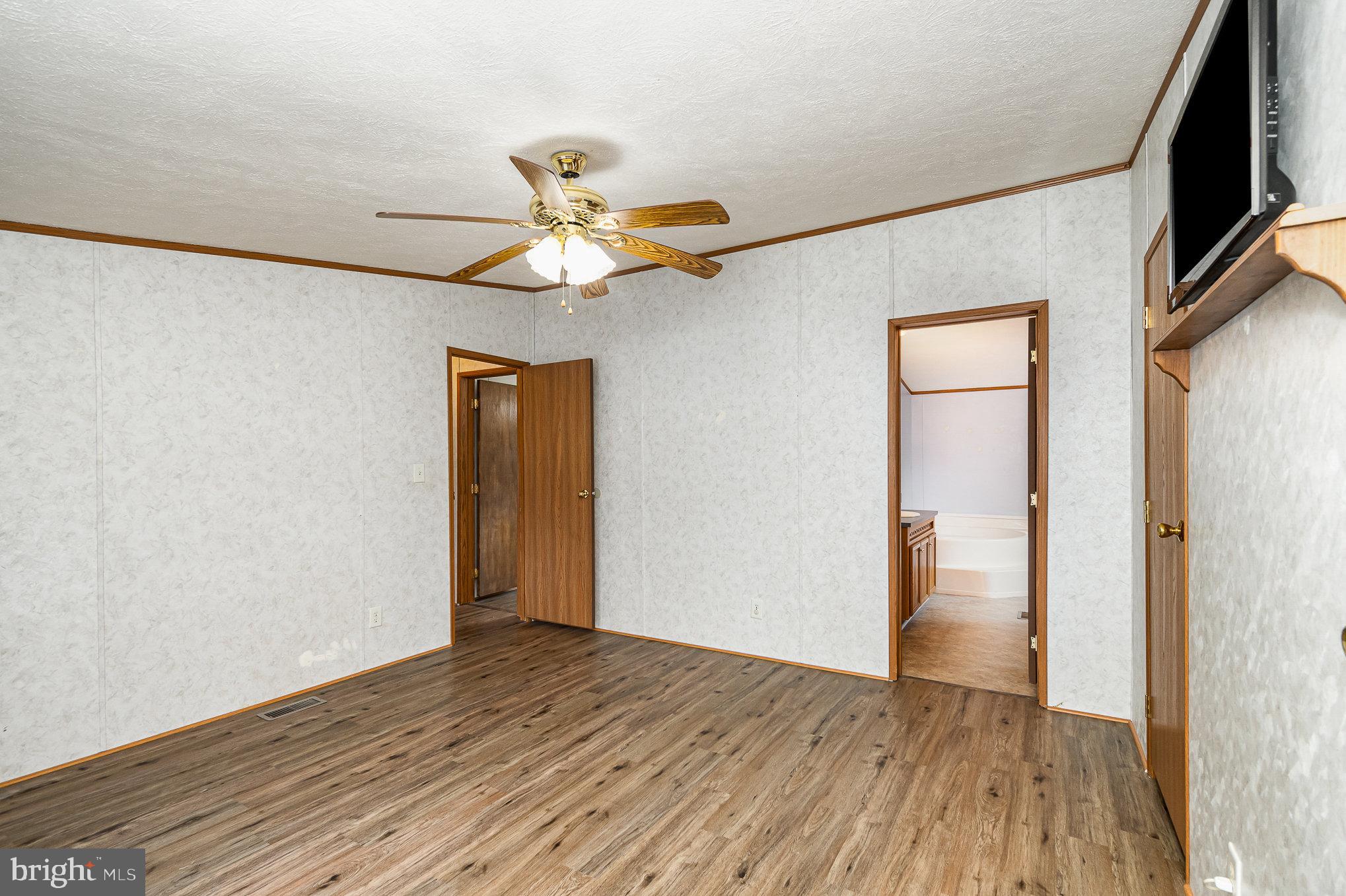 HARFORD MOBILE VILLAGE - Residential