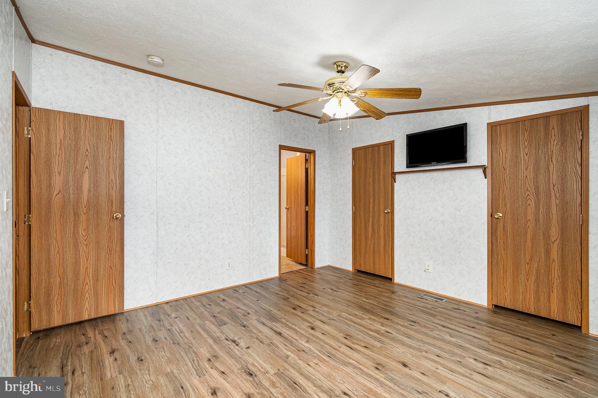 HARFORD MOBILE VILLAGE - Residential