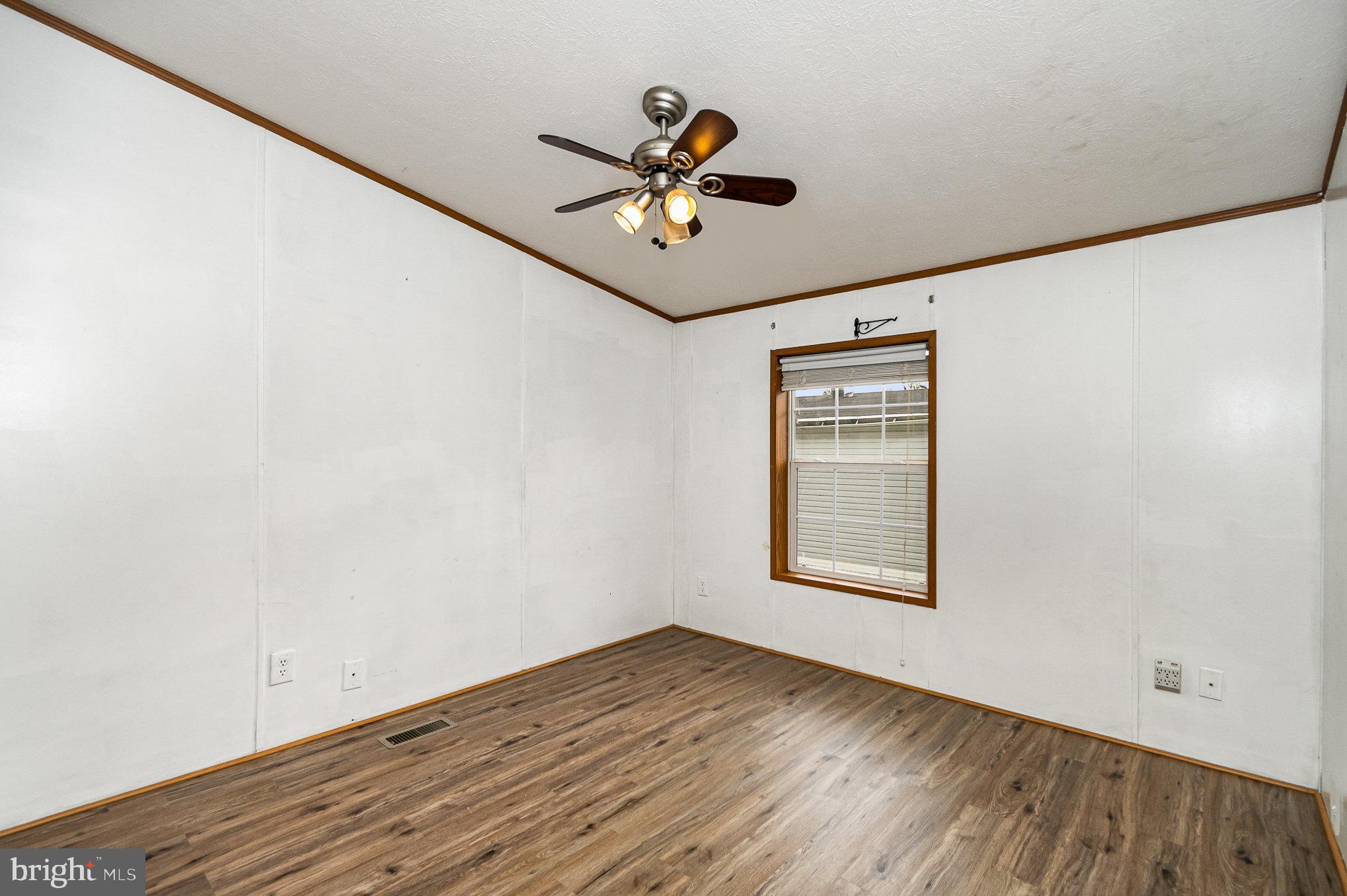 HARFORD MOBILE VILLAGE - Residential