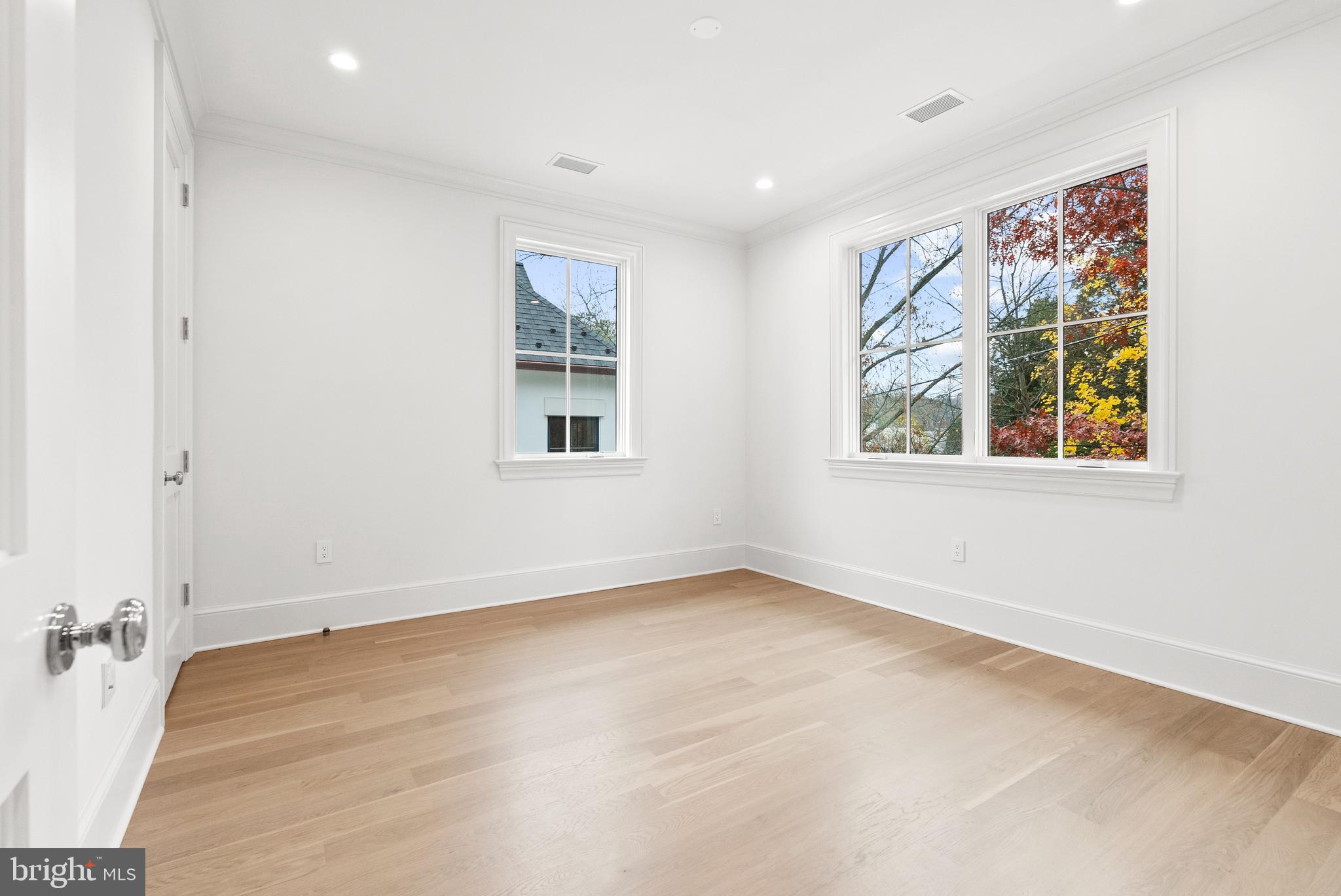 SPRING VALLEY - Residential