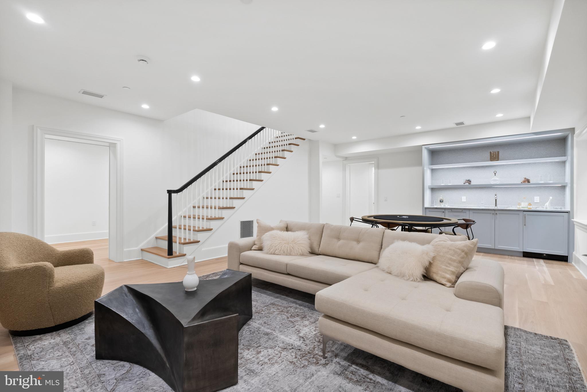 SPRING VALLEY - Residential