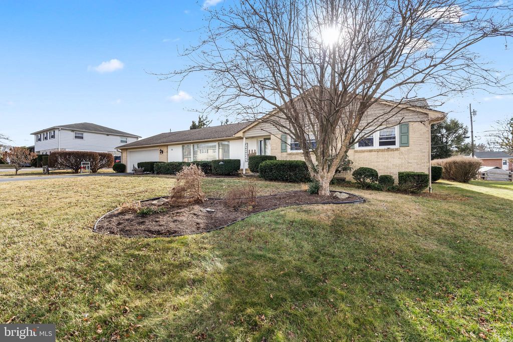 Photo of 146 Harvest Ln, CHAMBERSBURG, PA 17202 (MLS # PAFL2032190)