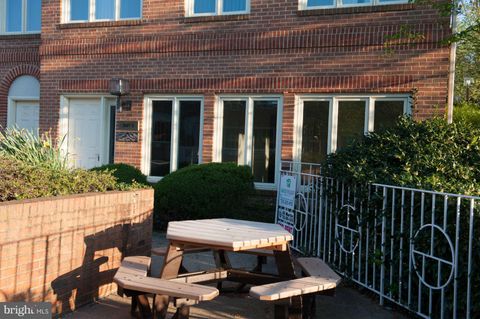 Photo of 3607 Chain Bridge Road #E, FAIRFAX, VA 22030 (MLS # VAFC2007994)