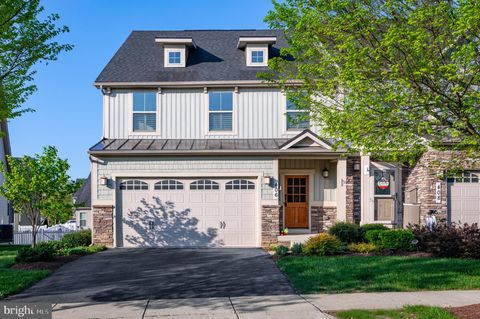 Photo of 406 Wills Creek Drive, BRUNSWICK, MD 21716 (MLS # MDFR2080670)