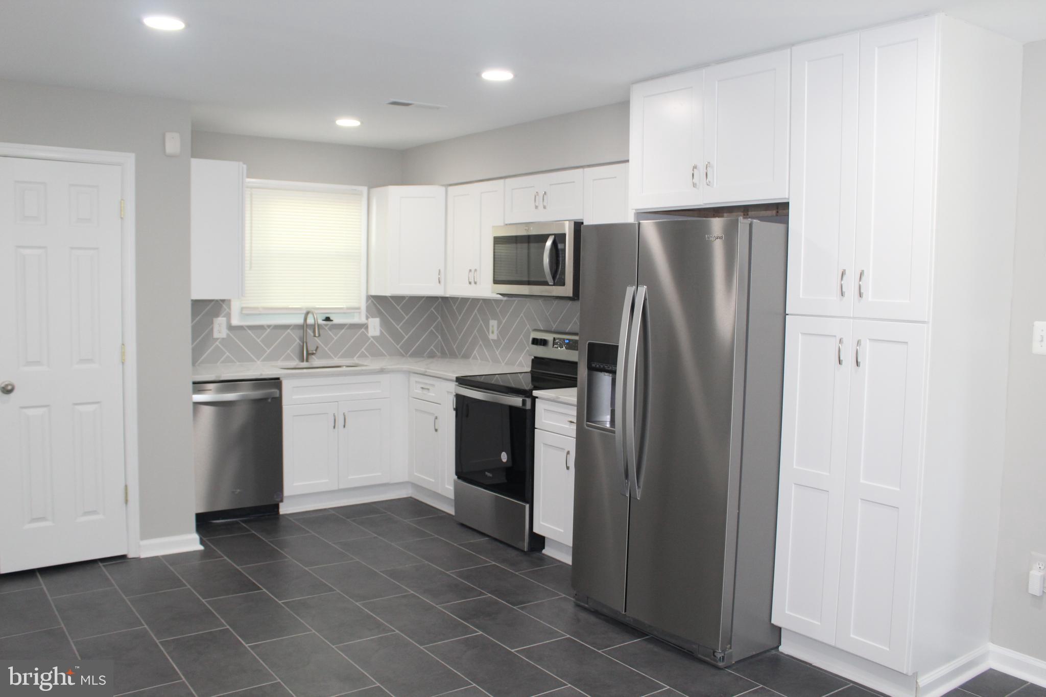 DALE CITY - Residential Lease