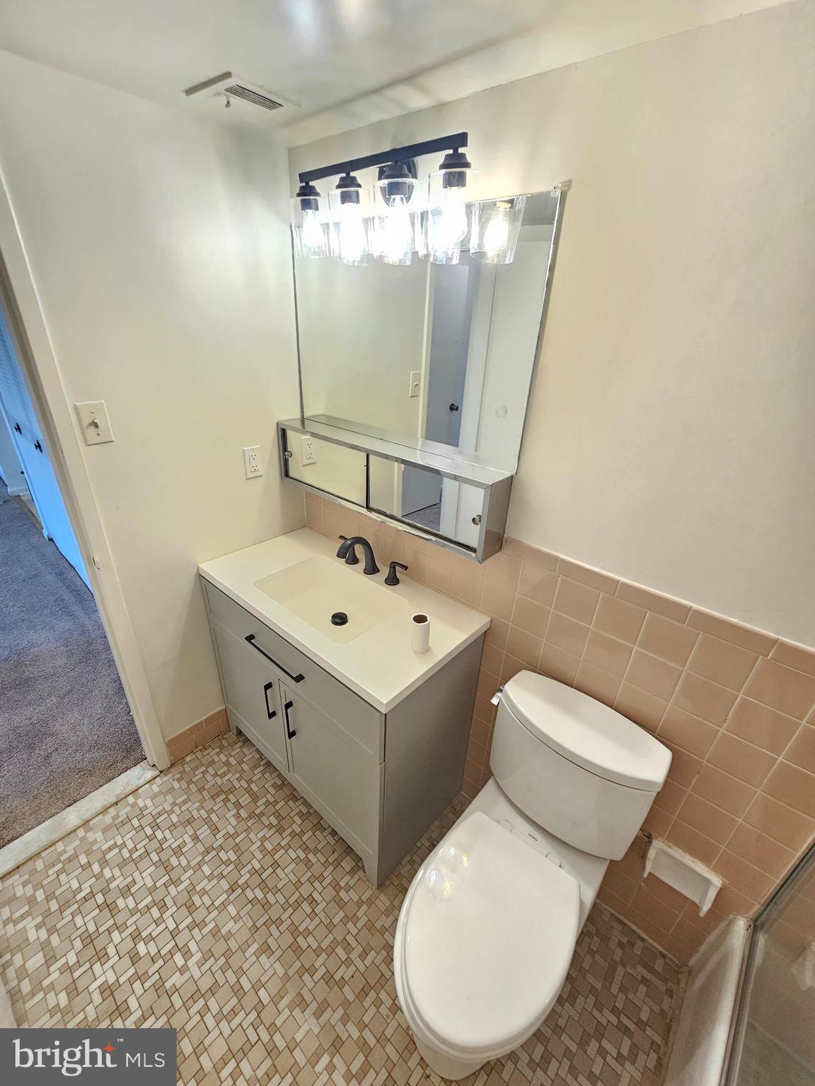 AMERICANA CENTRE - Residential Lease