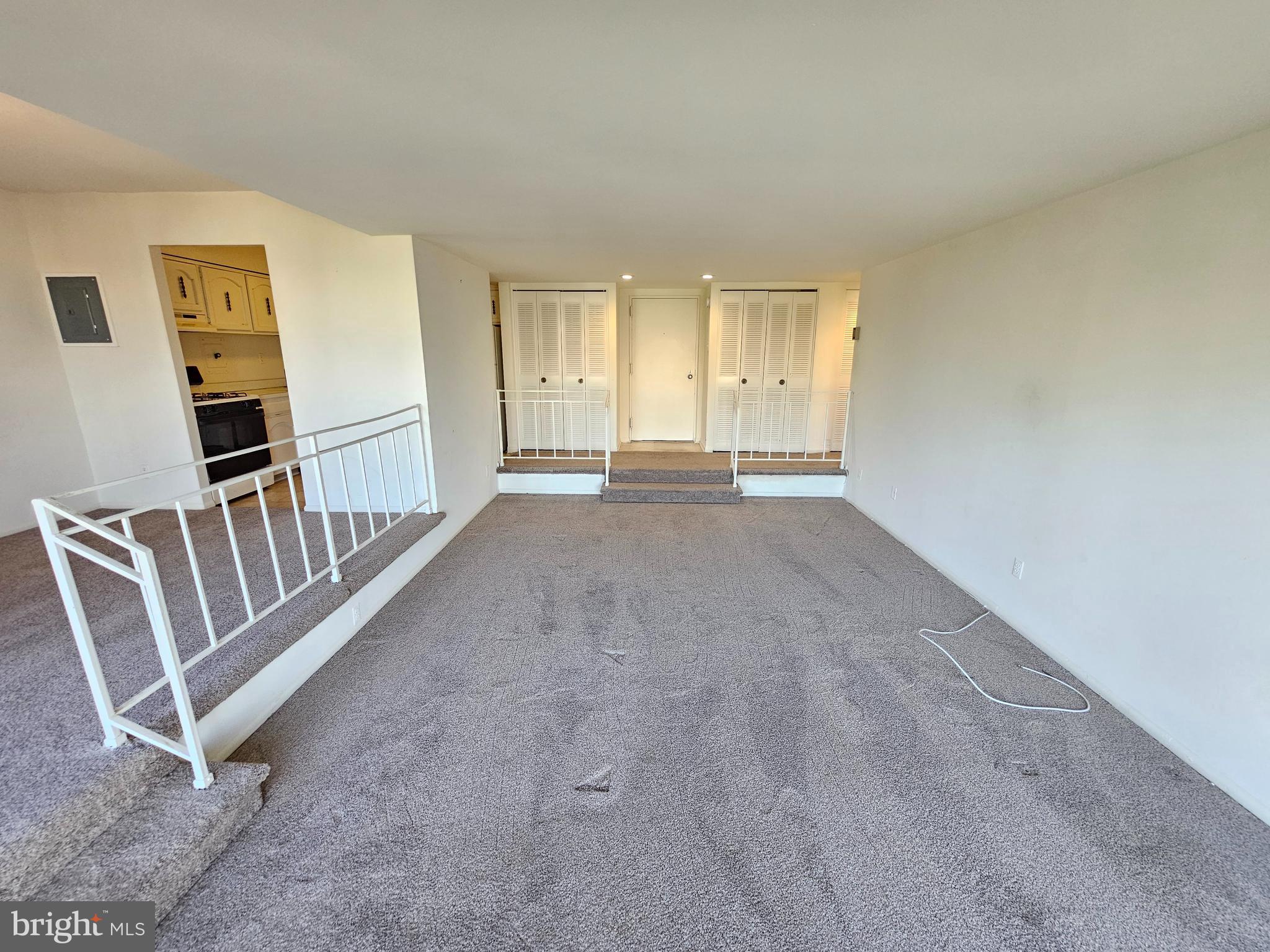 AMERICANA CENTRE - Residential Lease