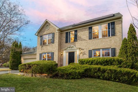 Photo of 13400 Oaklands Manor Drive, LAUREL, MD 20708 (MLS # MDPG2184102)