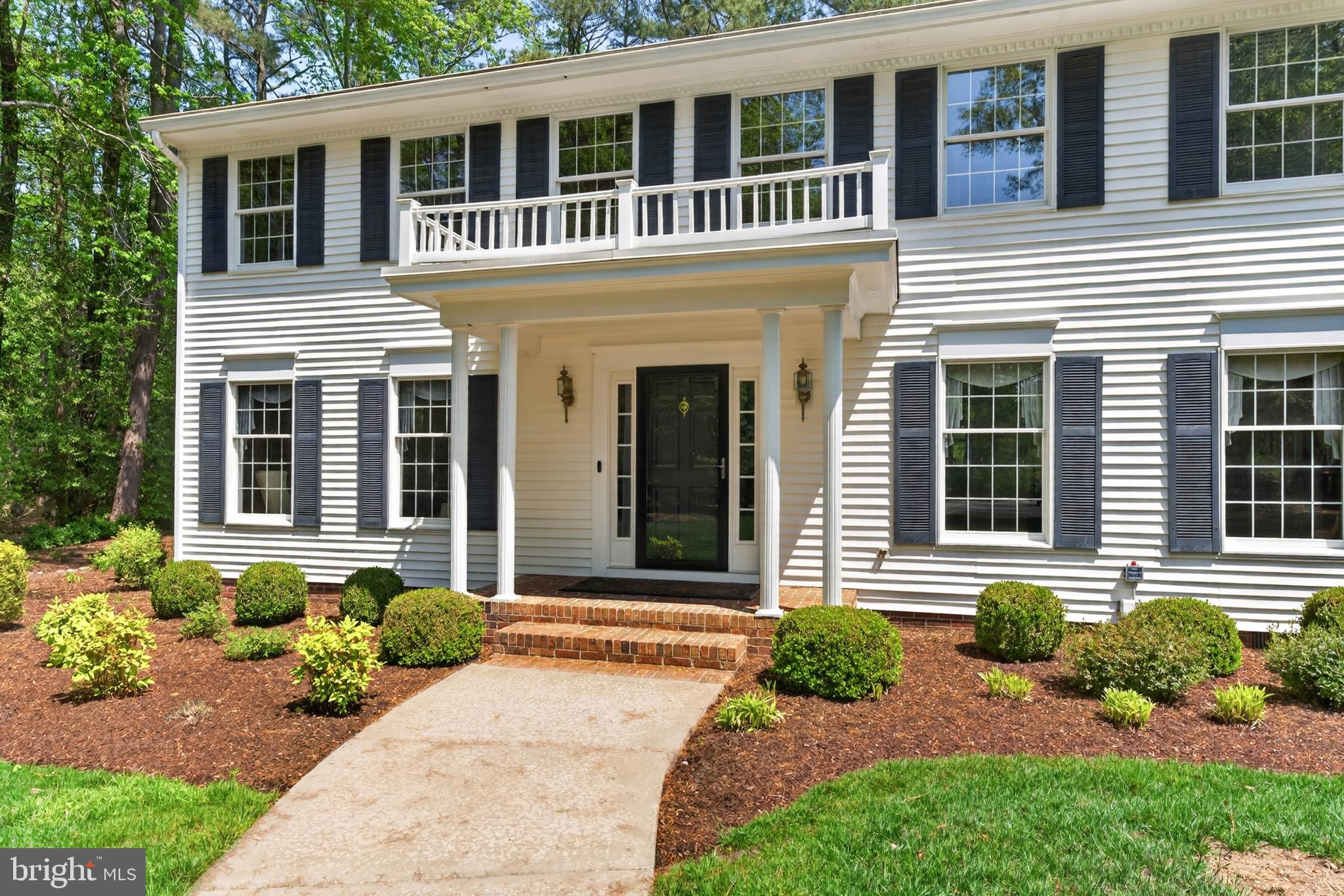 4085 GROSSE POINT DRIVE