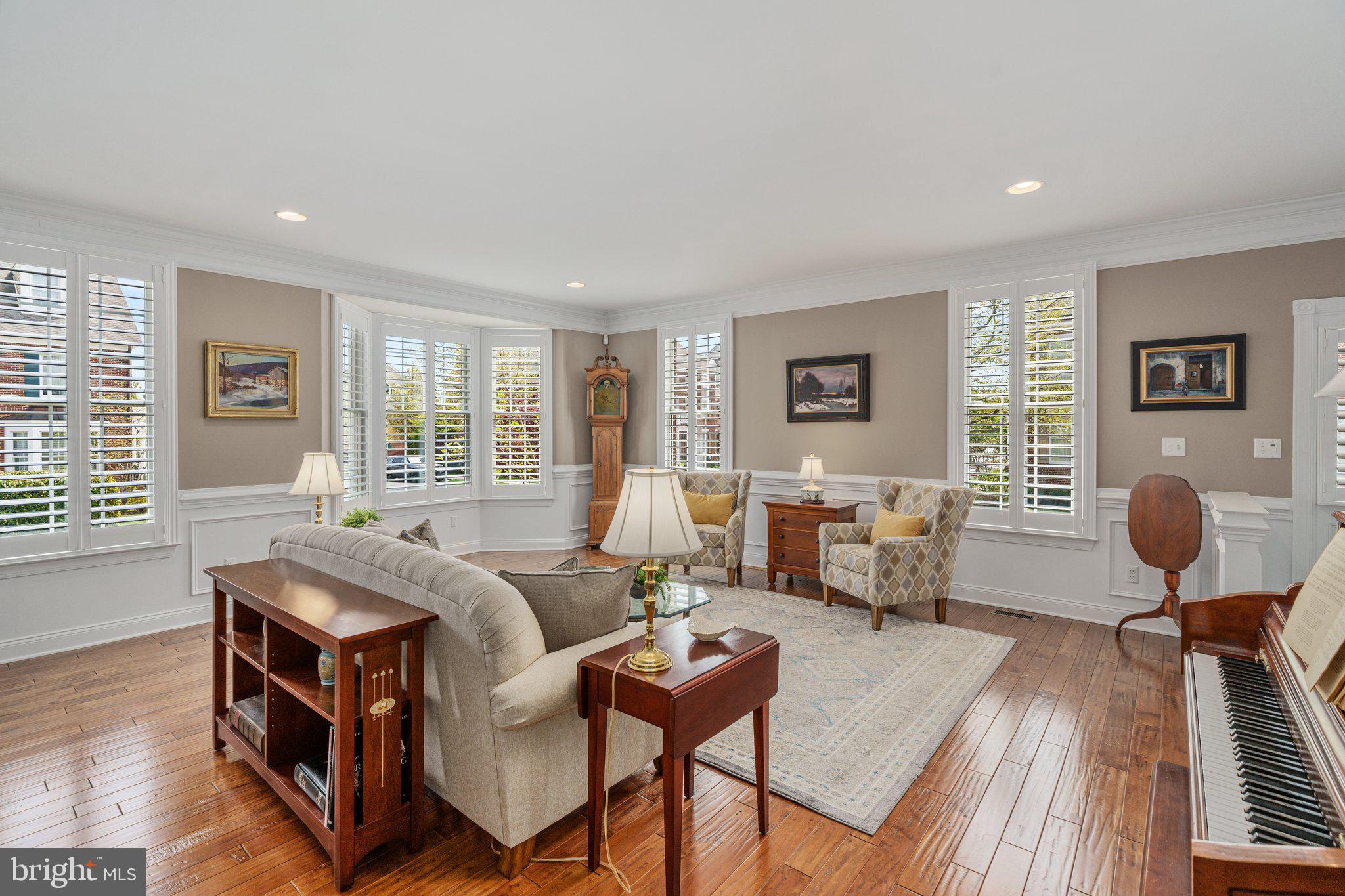 NEWTOWN WALK - Residential