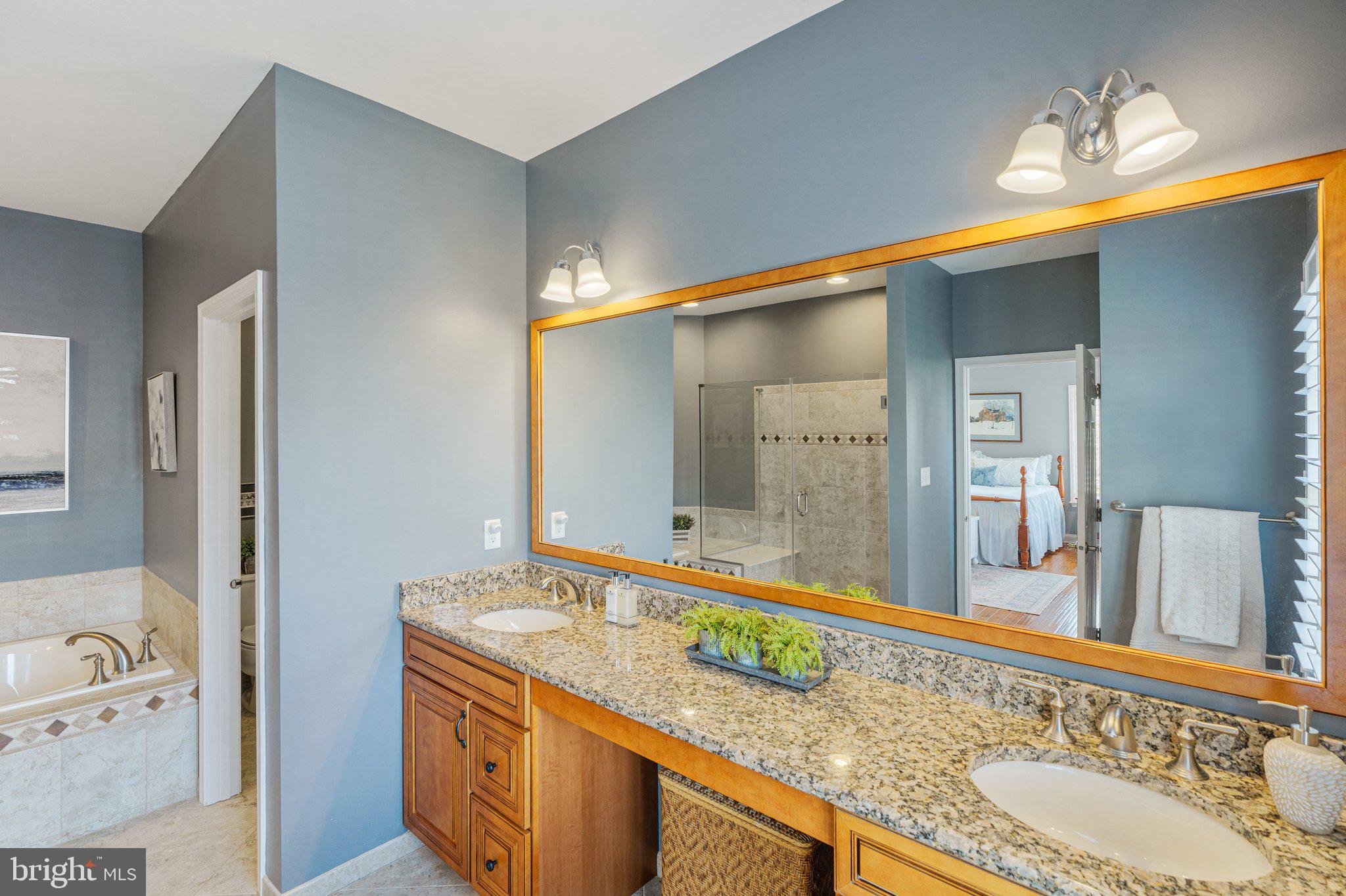 NEWTOWN WALK - Residential