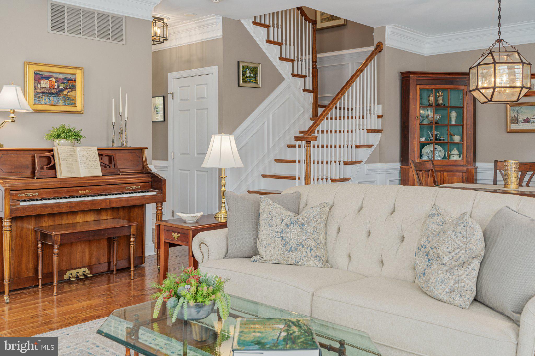 NEWTOWN WALK - Residential