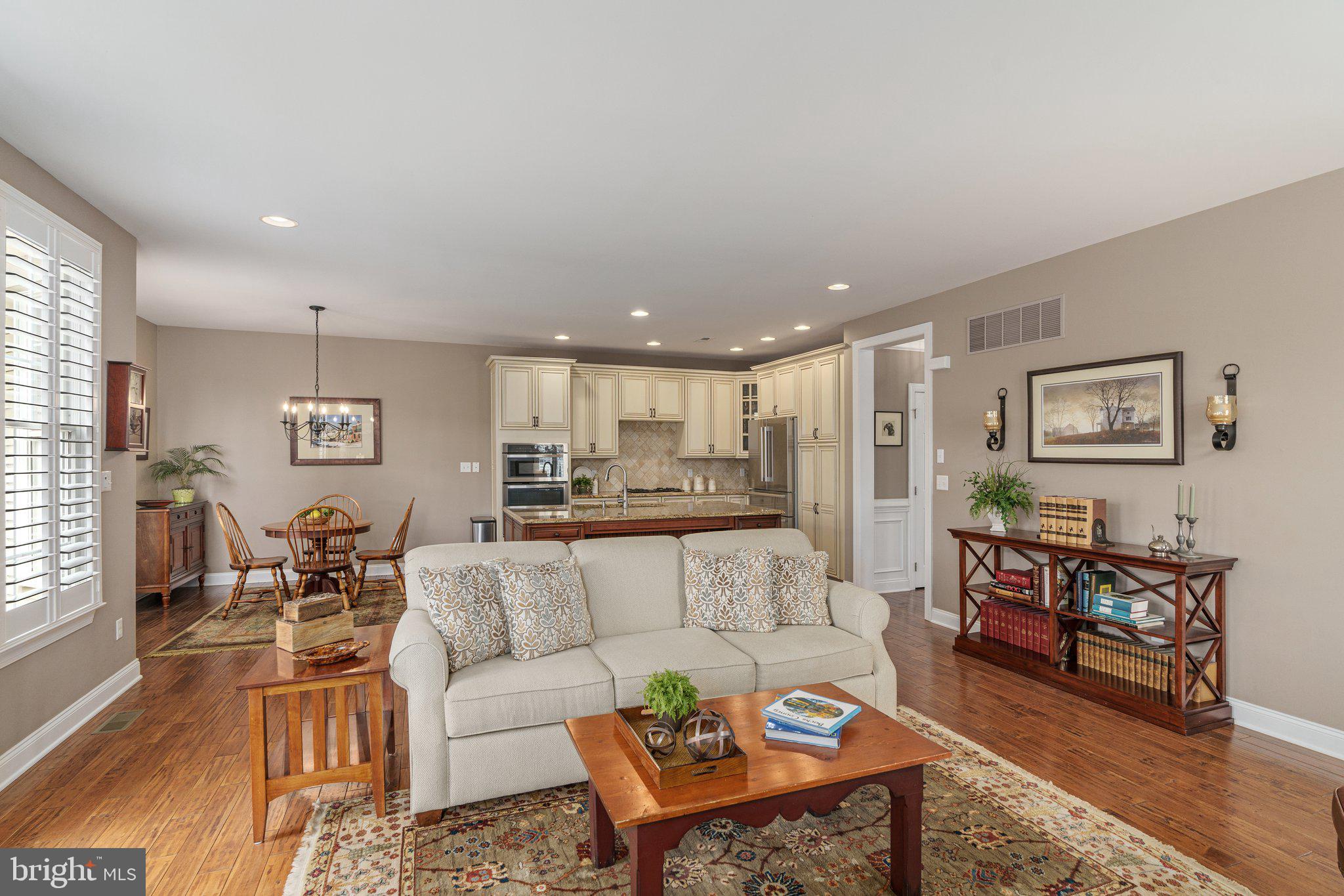 NEWTOWN WALK - Residential