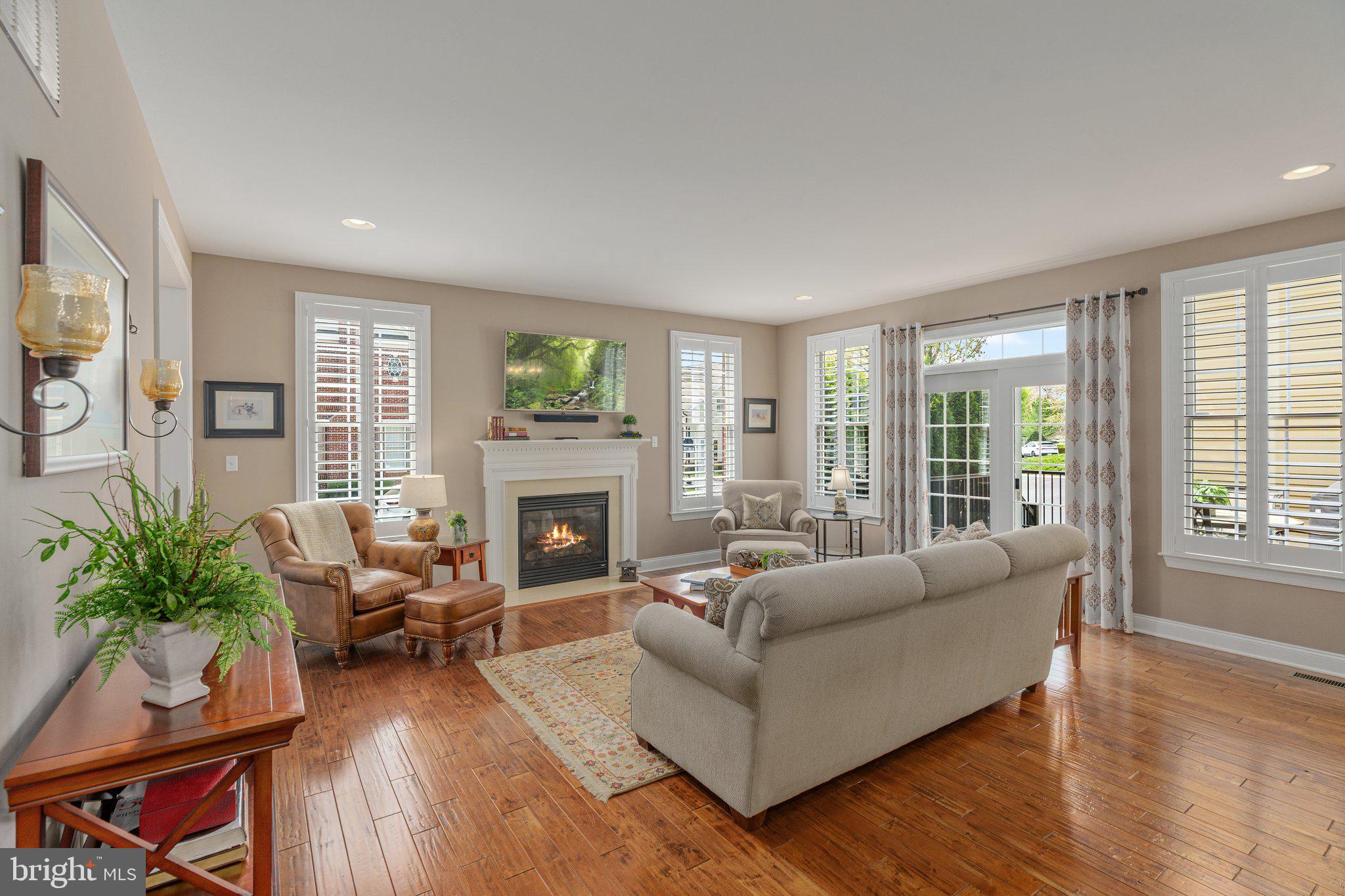 NEWTOWN WALK - Residential