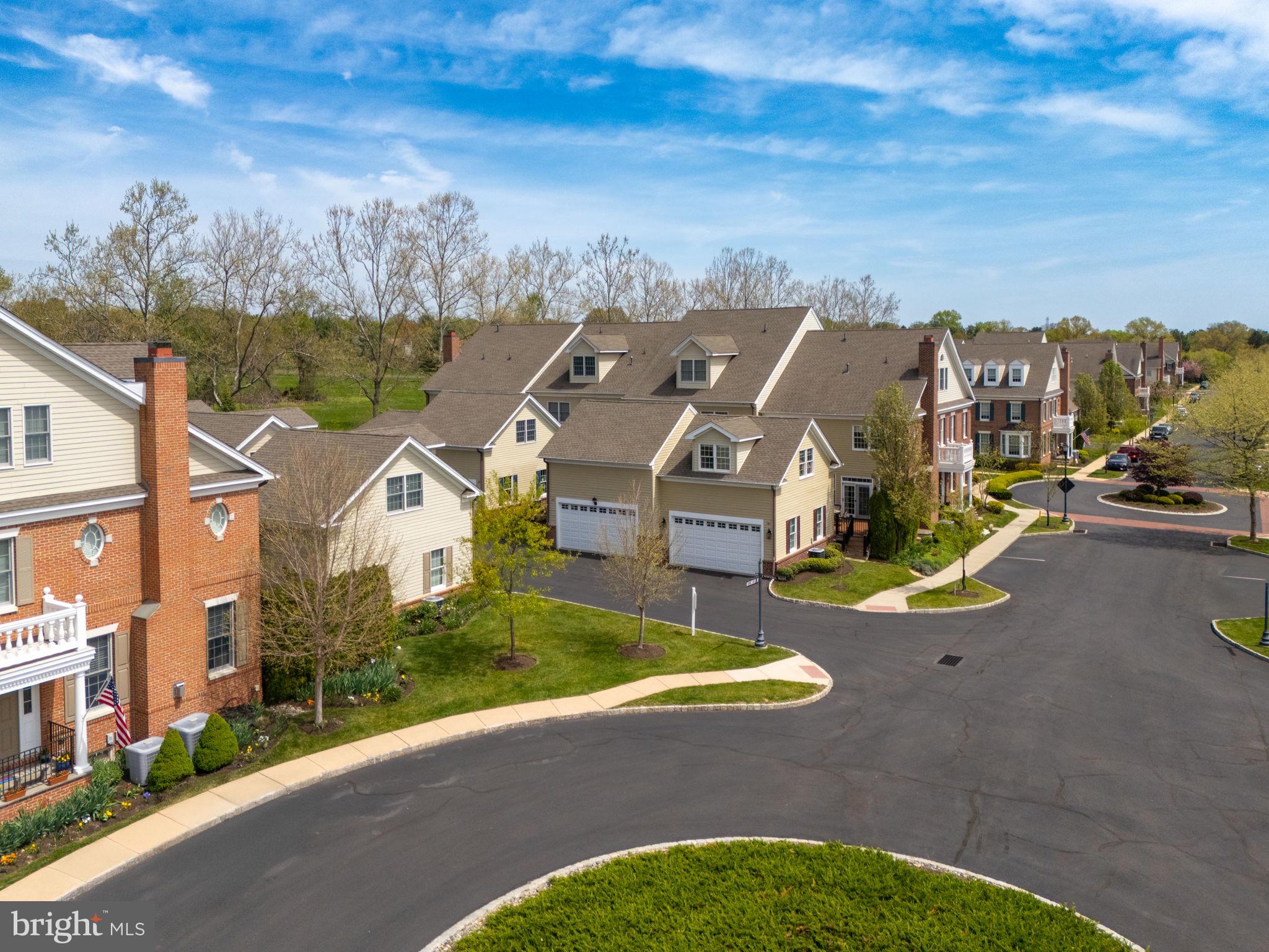 NEWTOWN WALK - Residential