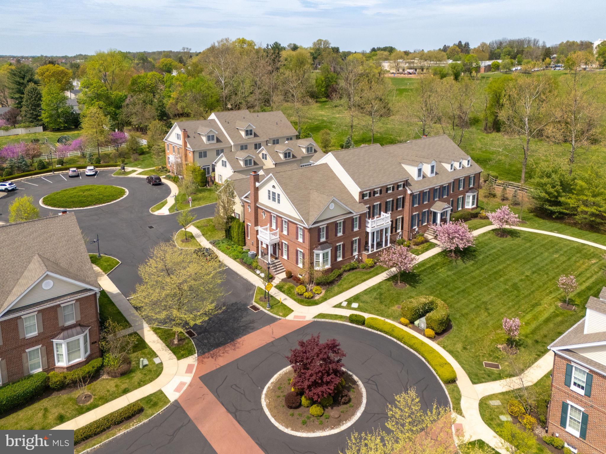 NEWTOWN WALK - Residential