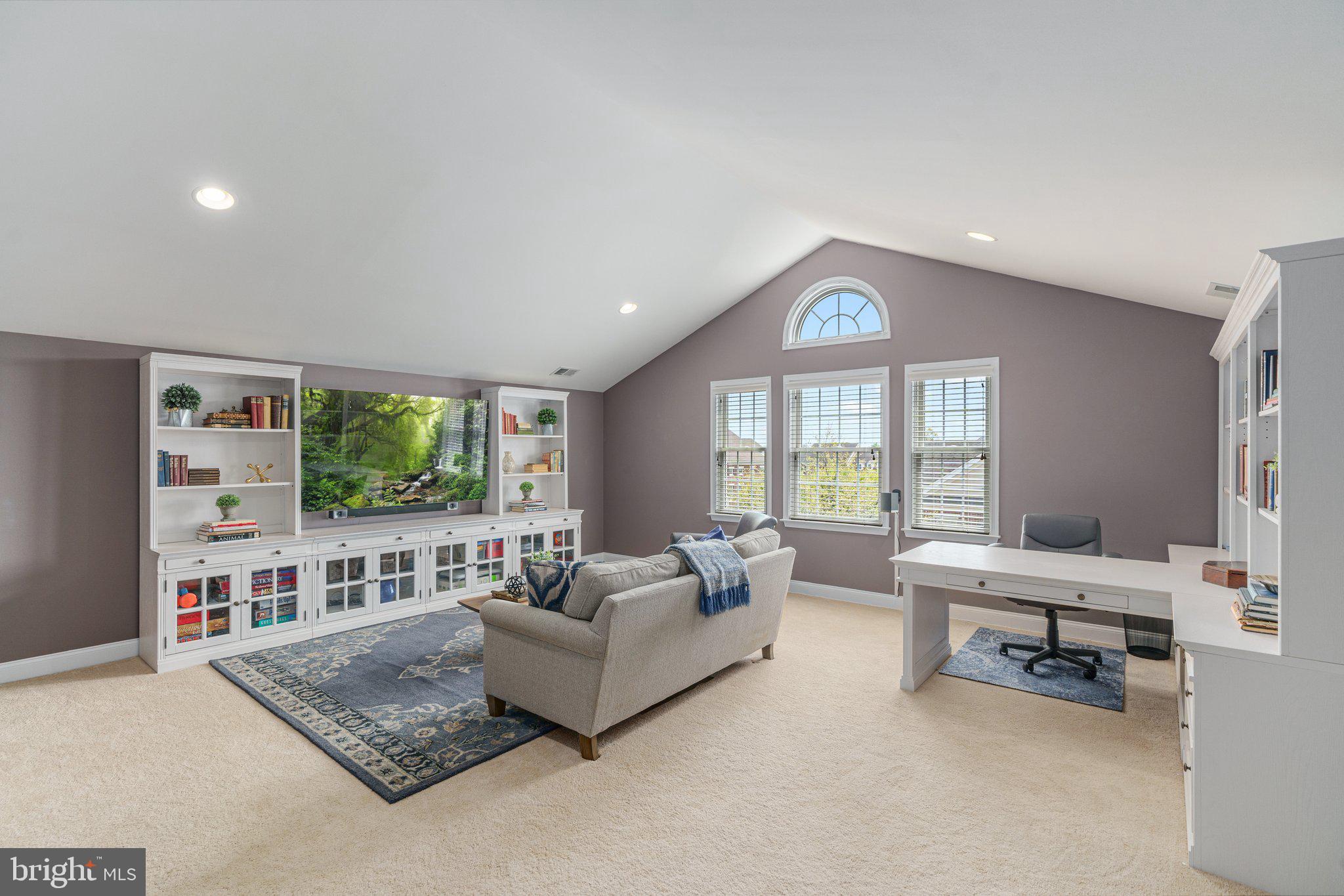 NEWTOWN WALK - Residential