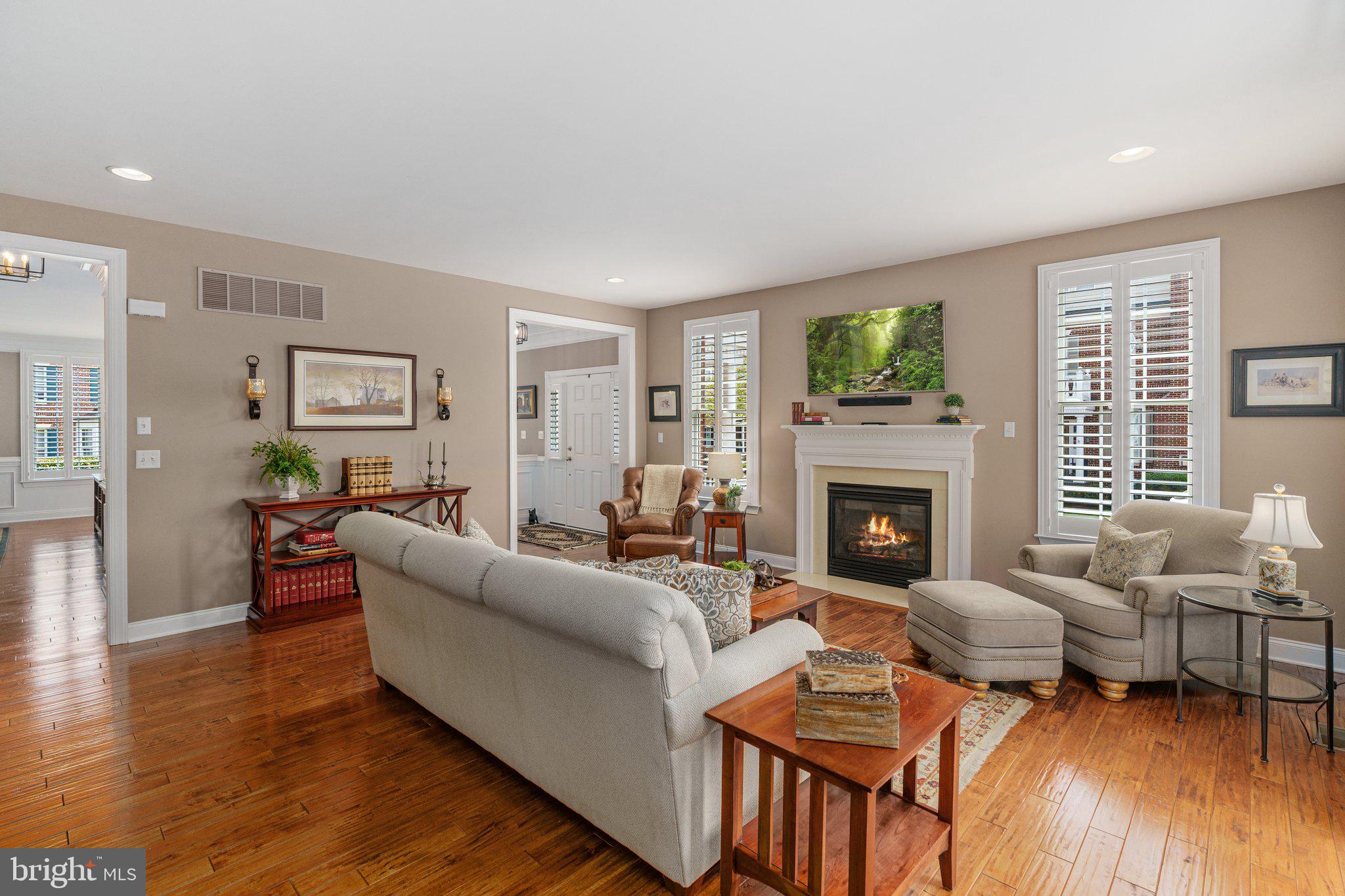 NEWTOWN WALK - Residential