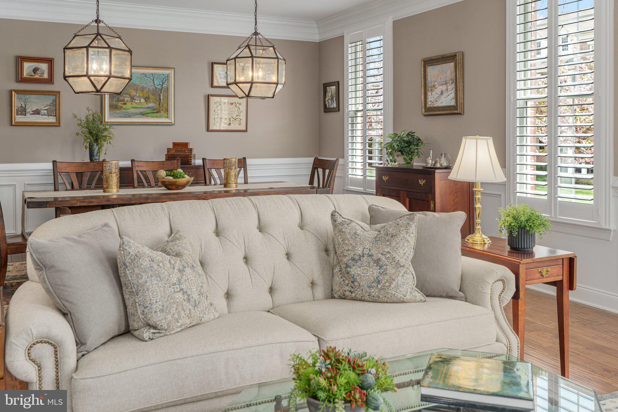 NEWTOWN WALK - Residential