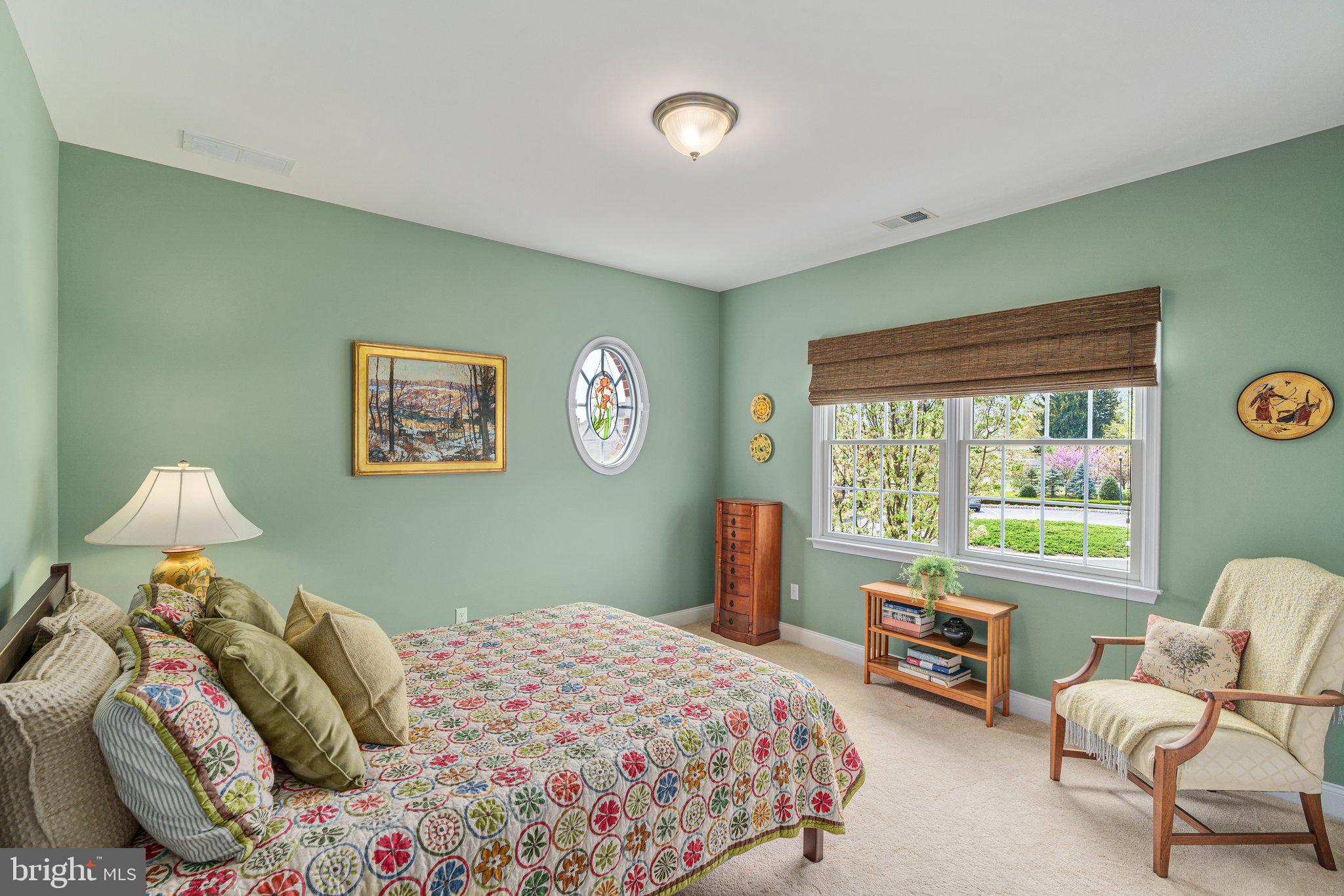 NEWTOWN WALK - Residential