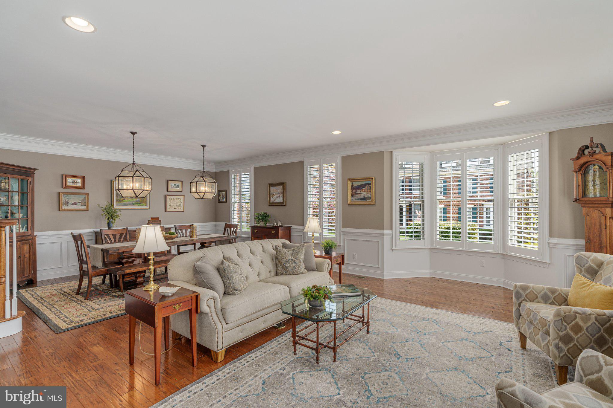 NEWTOWN WALK - Residential