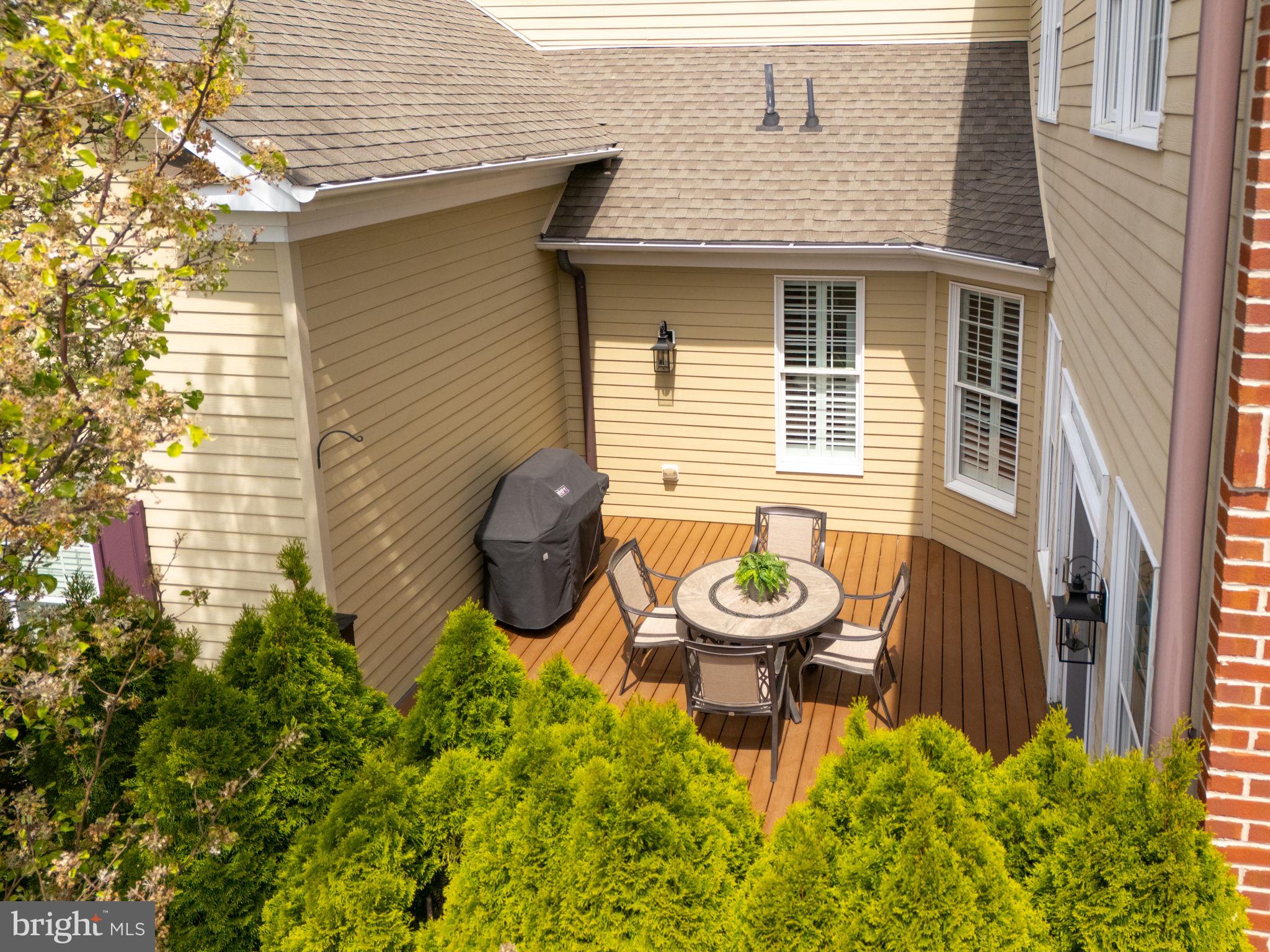 NEWTOWN WALK - Residential