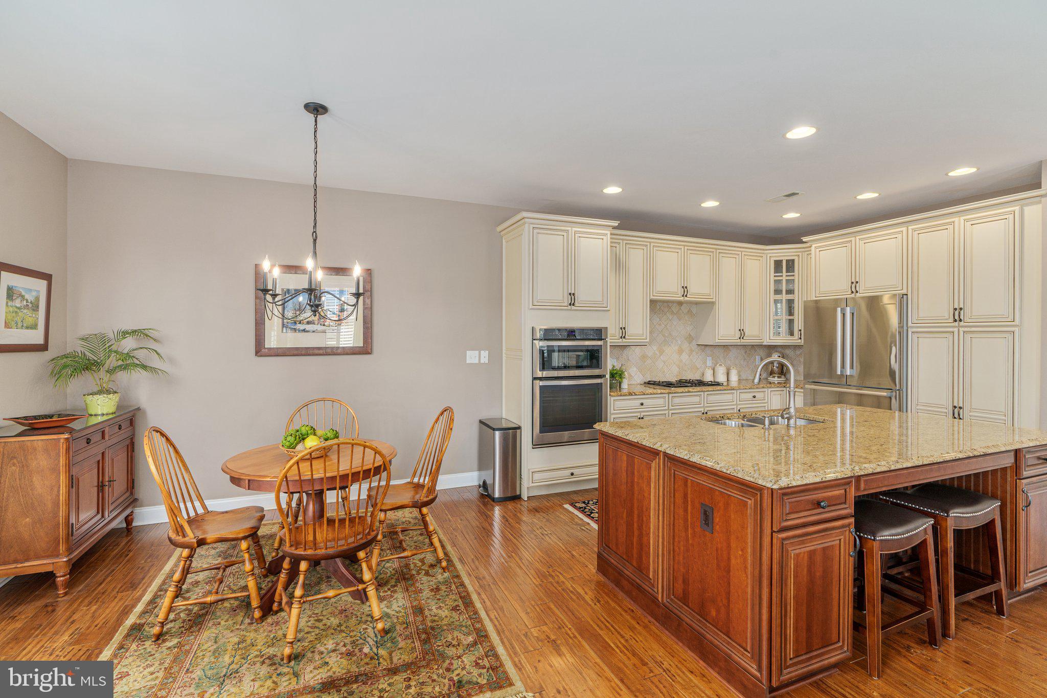 NEWTOWN WALK - Residential