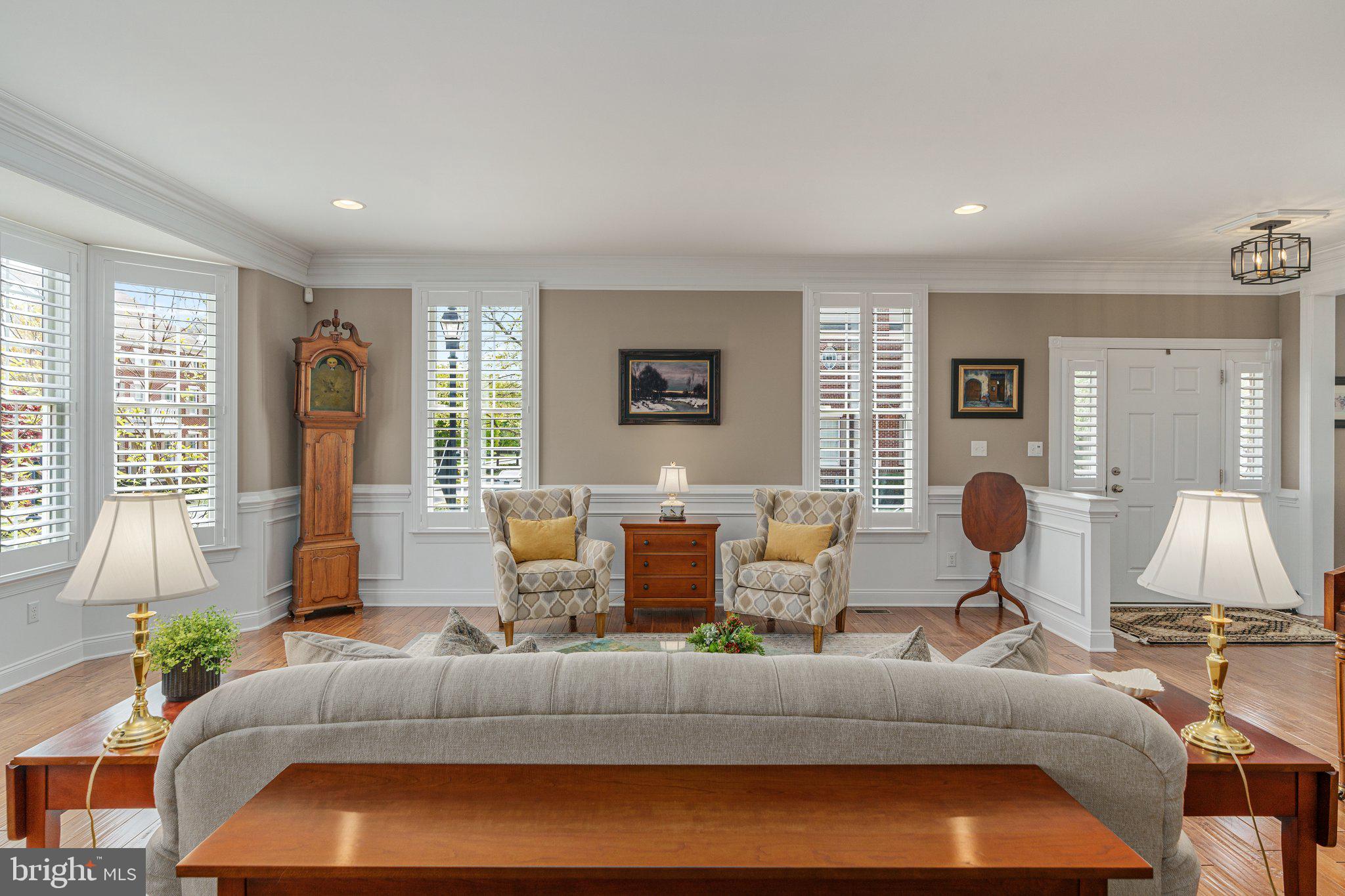 NEWTOWN WALK - Residential