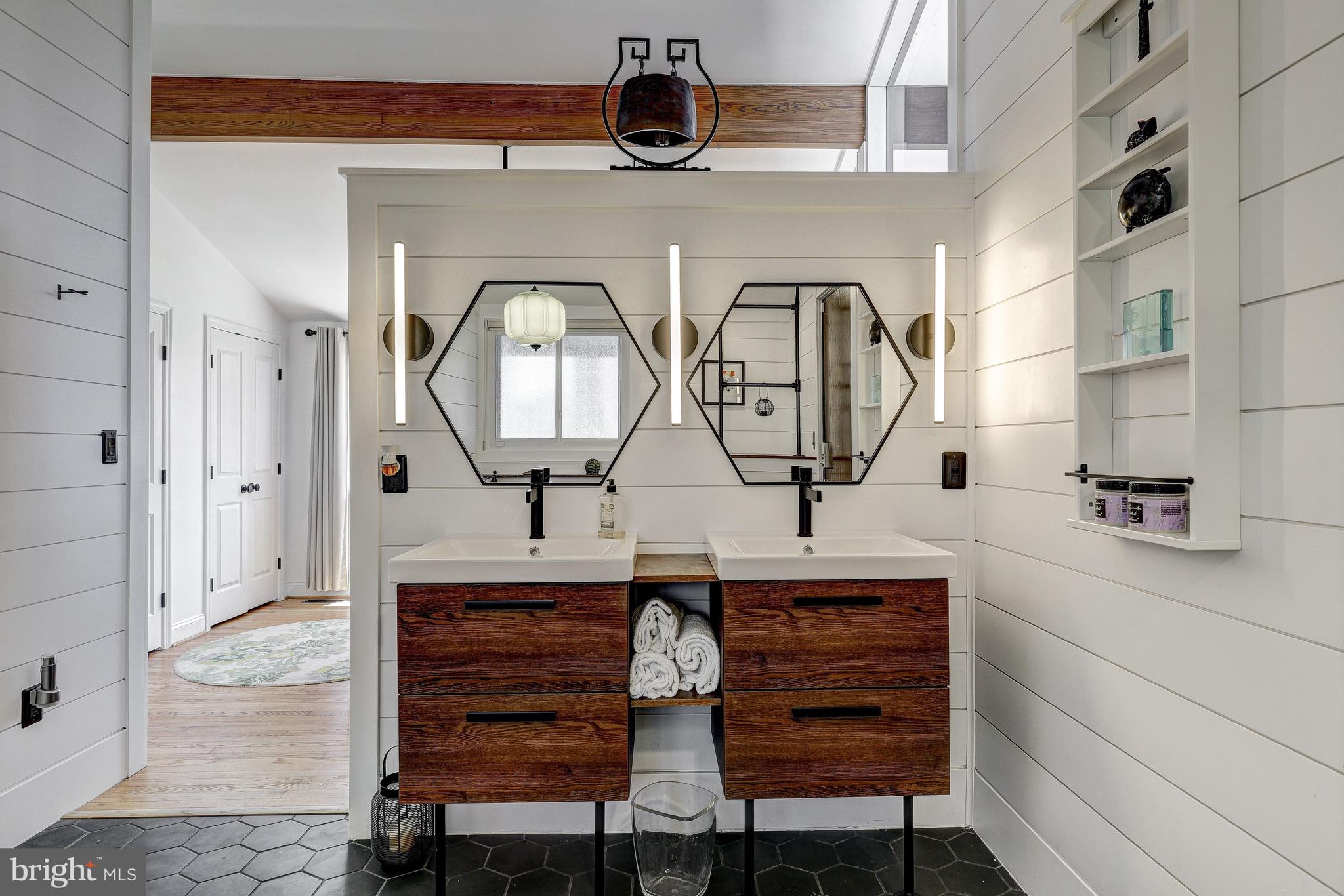 SWANSFIELD - Residential