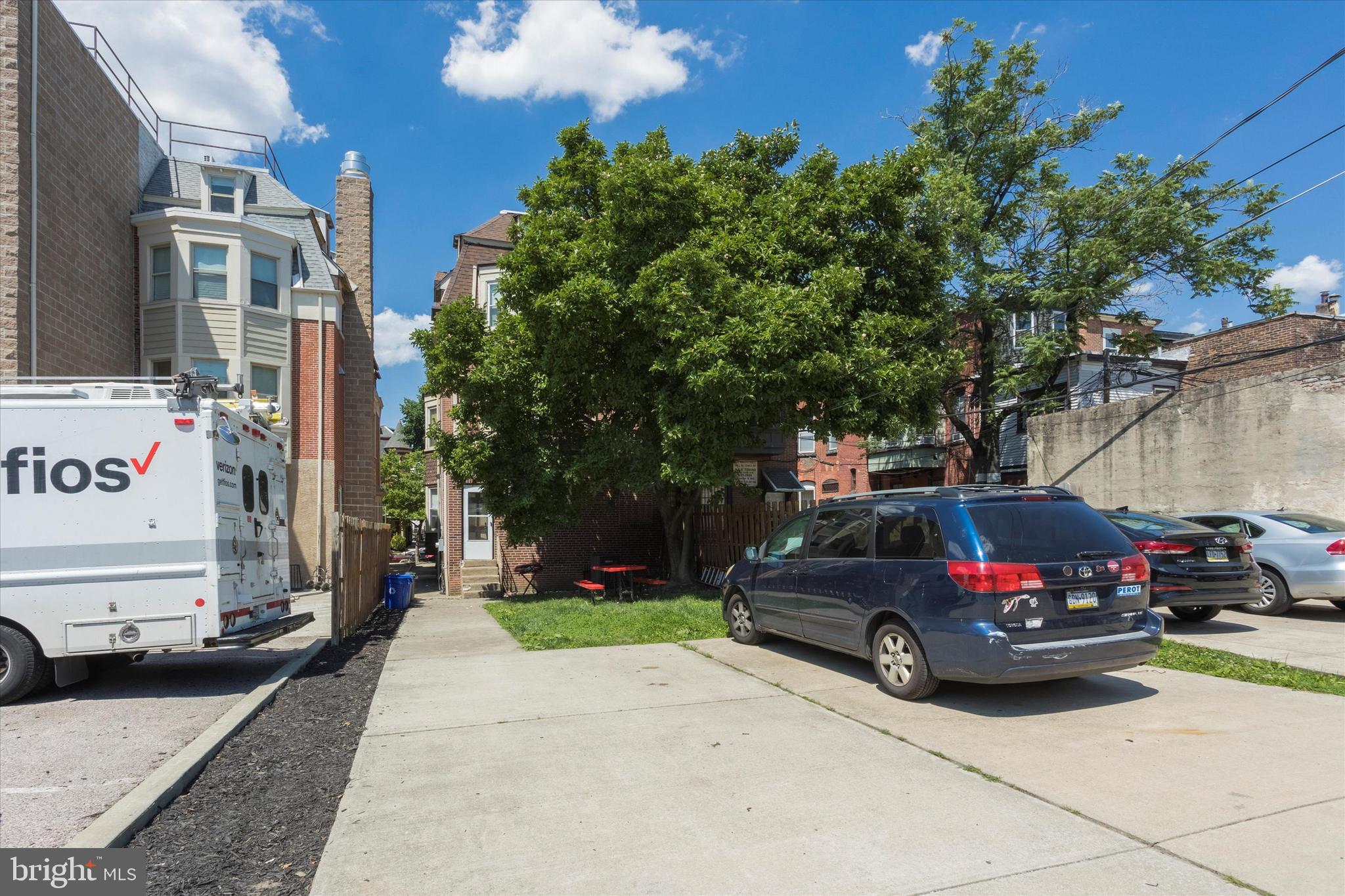 UNIVERSITY CITY - Residential