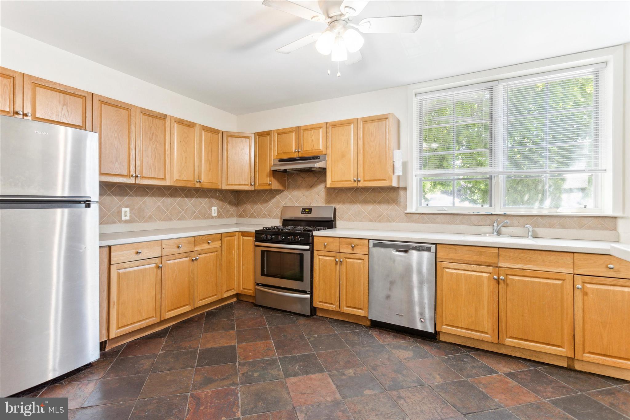 UNIVERSITY CITY - Residential