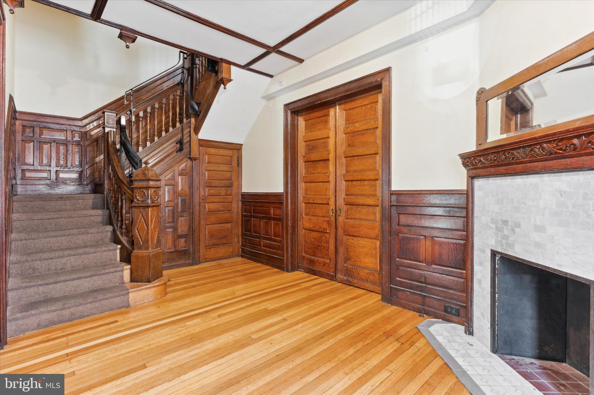 UNIVERSITY CITY - Residential