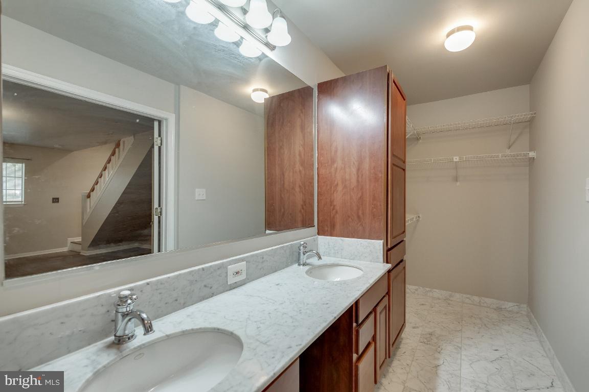 GABLES OF TUCKERMAN - Residential Lease