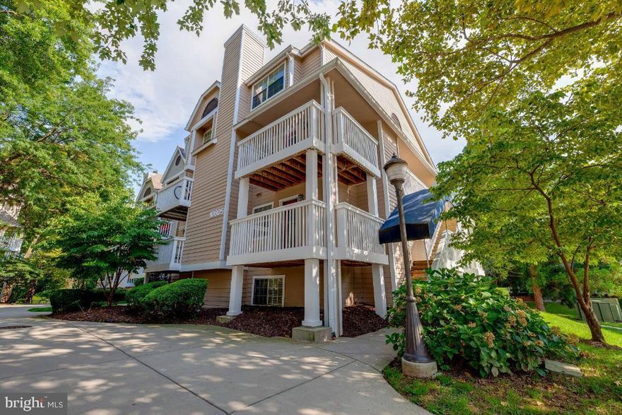 Available December 9, 2023. Close to Grosvenor Metro stop. This light filled, two-story condo home has an open floor plan and has been completed renovated in 2020 . The kitchen features granite counter tops, nice backsplash, new cabinets and stainless steel appliances. The unit also features engineered wood floors throughout, HVAC system (2019), water heater (2018), window treatment, custom designed master bath with marble flooring and dual sink vanity, large Jacuzzi tub, added cabinets for extra storage and large built-in closet area. The unit has a large bedroom with space for storage or work area, updated lighting, wrap around balcony, storage closet and much more. Residents can enjoy many amenities in the community: club house, fitness center, party room, three outdoor pools, tennis courts, tot lot, trails, nearby Pike & Rose shops, restaurants, entertainment, and downtown Bethesda, Easy access to 270 and 495.