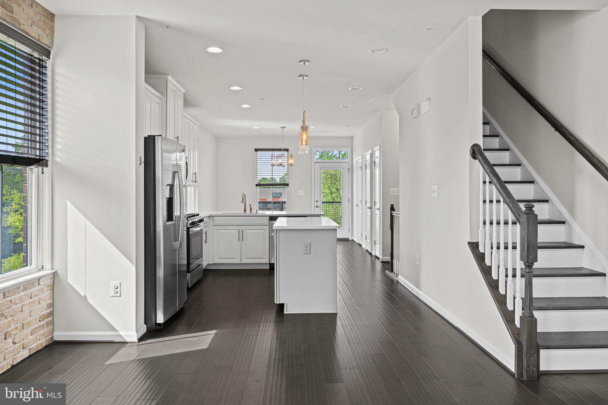 HYATTSVILLE - Residential